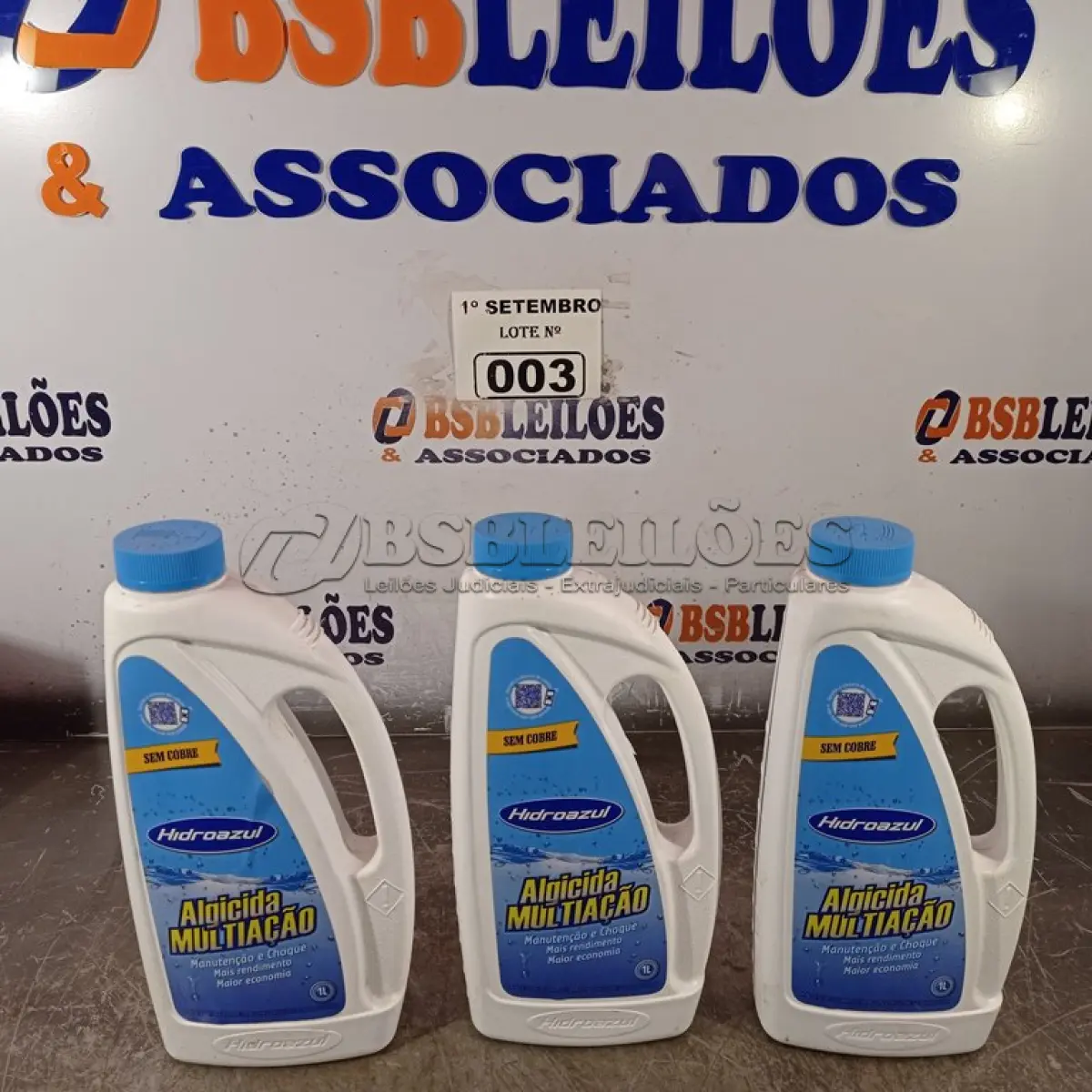 LOTE 003 - 03 LITROS DE HIDRO AZUL SEM COBRE. (NO ESTADO) ATENÇÃO! FAZER A VISITAÇÃO ANTES DE ARREMATAR, NÃO SABEMOS SE FUNCIONA. LEILÃO NÃO TEM GARANTIA E NEM DEVOLUÇÃO, SUJEITO A POSSÍVEIS AVARIAS VISÍVEIS/OCULTAS E/OU AUSÊNCIA DE COMPONENTES.