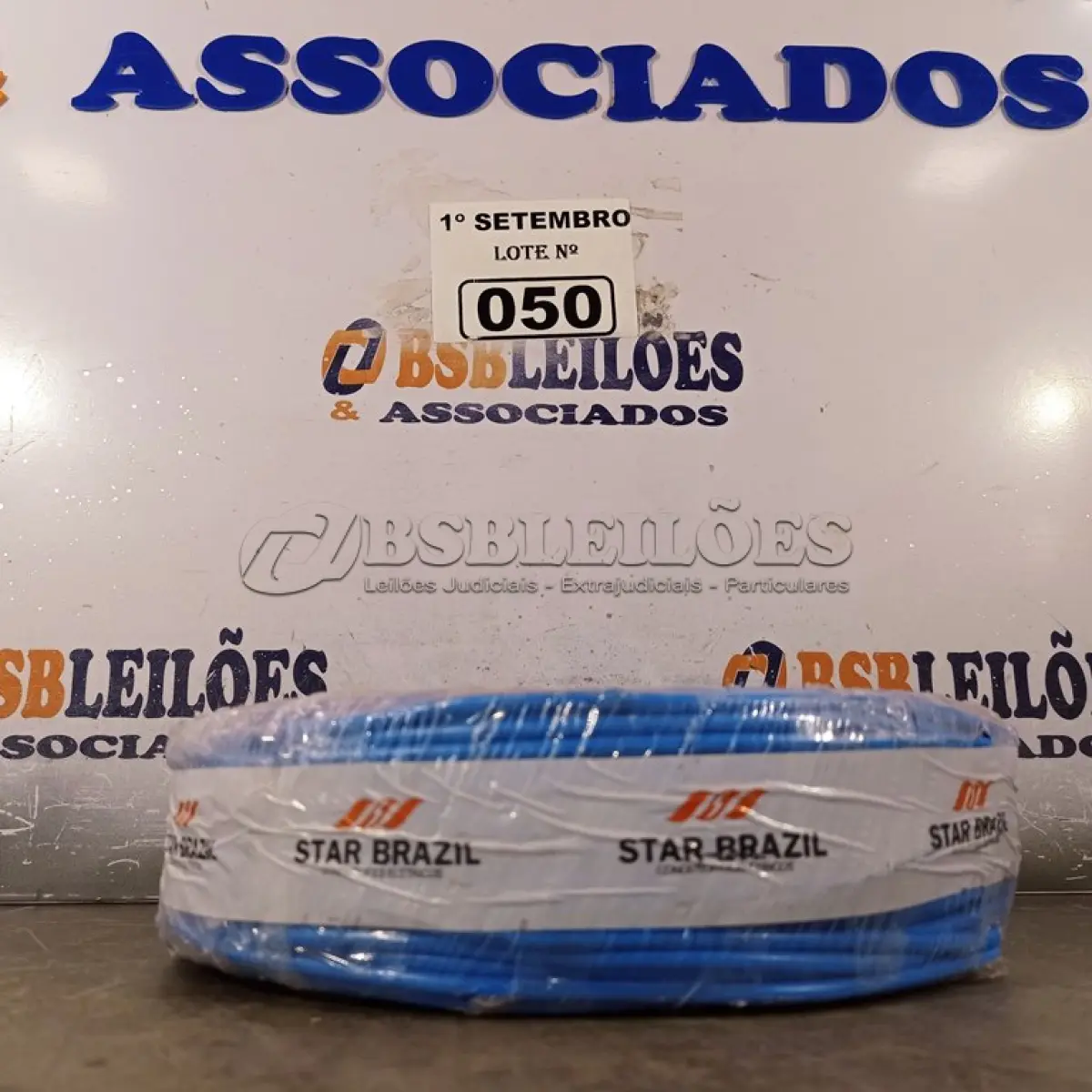 LOTE 050 - 01 ROLO DE CABO FLEXÍVEL 100M 4MM NA COR AZUL. (NO ESTADO) ATENÇÃO! FAZER A VISITAÇÃO ANTES DE ARREMATAR, NÃO SABEMOS SE FUNCIONA. LEILÃO NÃO TEM GARANTIA E NEM DEVOLUÇÃO, SUJEITO A POSSÍVEIS AVARIAS VISÍVEIS/OCULTAS E/OU AUSÊNCIA DE COMPONENTES.