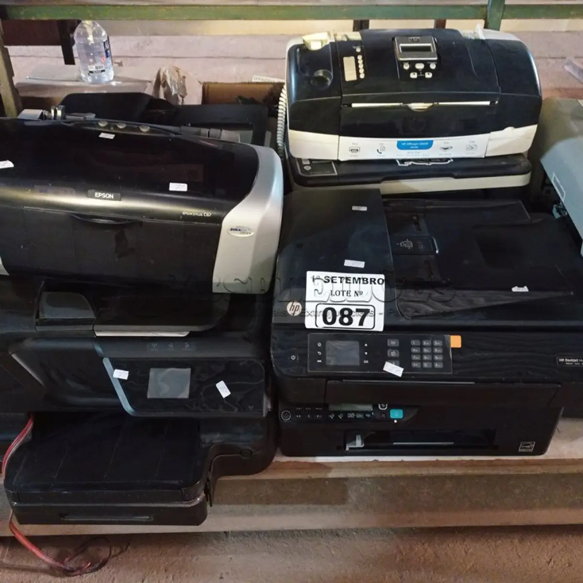 LOTE 087 - 10 IMPRESSORAS MARCAS E MODELOS DIVERSOS PARA RETIRADA DE PEÇAS. (NO ESTADO) ATENÇÃO! FAZER A VISITAÇÃO ANTES DE ARREMATAR, NÃO SABEMOS SE FUNCIONA. LEILÃO NÃO TEM GARANTIA E NEM DEVOLUÇÃO, SUJEITO A POSSÍVEIS AVARIAS VISÍVEIS/OCULTAS E/OU AUSÊNCIA DE COMPONENTES.