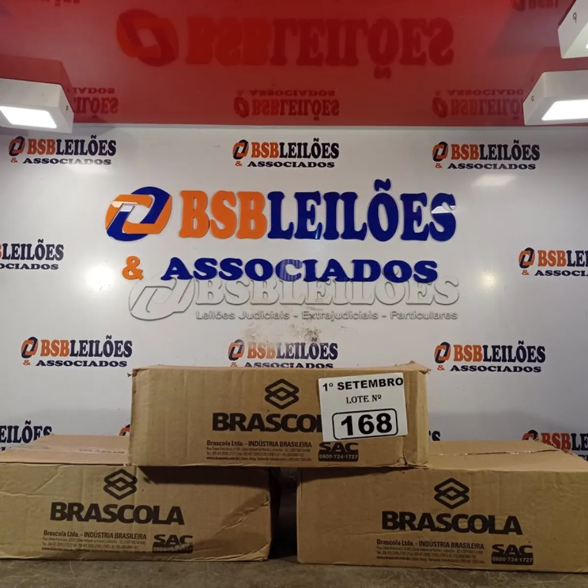 LOTE 168 - 03 CAIXAS COM COLA TUBO ST 175G COM 15 FRASCOS CADA. (NO ESTADO) ATENÇÃO! FAZER A VISITAÇÃO ANTES DE ARREMATAR, NÃO SABEMOS SE FUNCIONA. LEILÃO NÃO TEM GARANTIA E NEM DEVOLUÇÃO, SUJEITO A POSSÍVEIS AVARIAS VISÍVEIS/OCULTAS E/OU AUSÊNCIA DE COMPONENTES.
