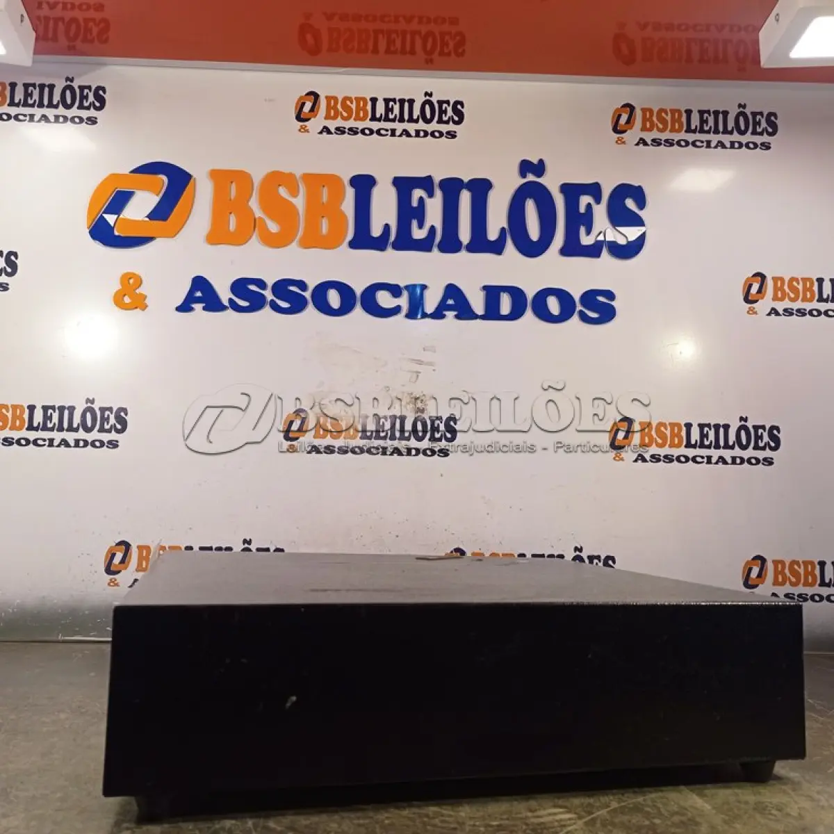 LOTE 152 - 01 GAVETA PARA CAIXA. (NO ESTADO) ATENÇÃO! FAZER A VISITAÇÃO ANTES DE ARREMATAR, NÃO SABEMOS SE FUNCIONA. LEILÃO NÃO TEM GARANTIA E NEM DEVOLUÇÃO, SUJEITO A POSSÍVEIS AVARIAS VISÍVEIS/OCULTAS E/OU AUSÊNCIA DE COMPONENTES.