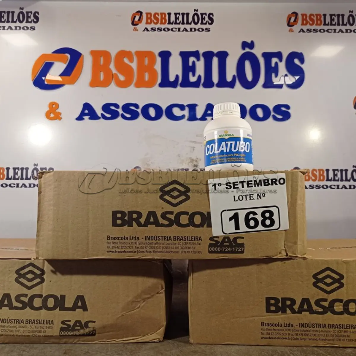 LOTE 168 - 03 CAIXAS COM COLA TUBO ST 175G COM 15 FRASCOS CADA. (NO ESTADO) ATENÇÃO! FAZER A VISITAÇÃO ANTES DE ARREMATAR, NÃO SABEMOS SE FUNCIONA. LEILÃO NÃO TEM GARANTIA E NEM DEVOLUÇÃO, SUJEITO A POSSÍVEIS AVARIAS VISÍVEIS/OCULTAS E/OU AUSÊNCIA DE COMPONENTES.