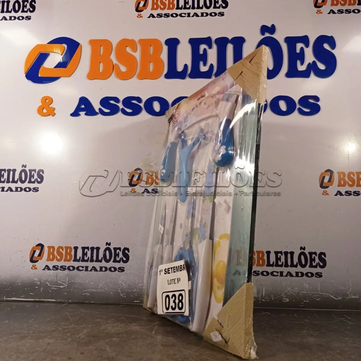 LOTE 038 - 01 KIT PARA CORTE DE FRIOS. (NO ESTADO) ATENÇÃO! FAZER A VISITAÇÃO ANTES DE ARREMATAR, NÃO SABEMOS SE FUNCIONA. LEILÃO NÃO TEM GARANTIA E NEM DEVOLUÇÃO, SUJEITO A POSSÍVEIS AVARIAS VISÍVEIS/OCULTAS E/OU AUSÊNCIA DE COMPONENTES.