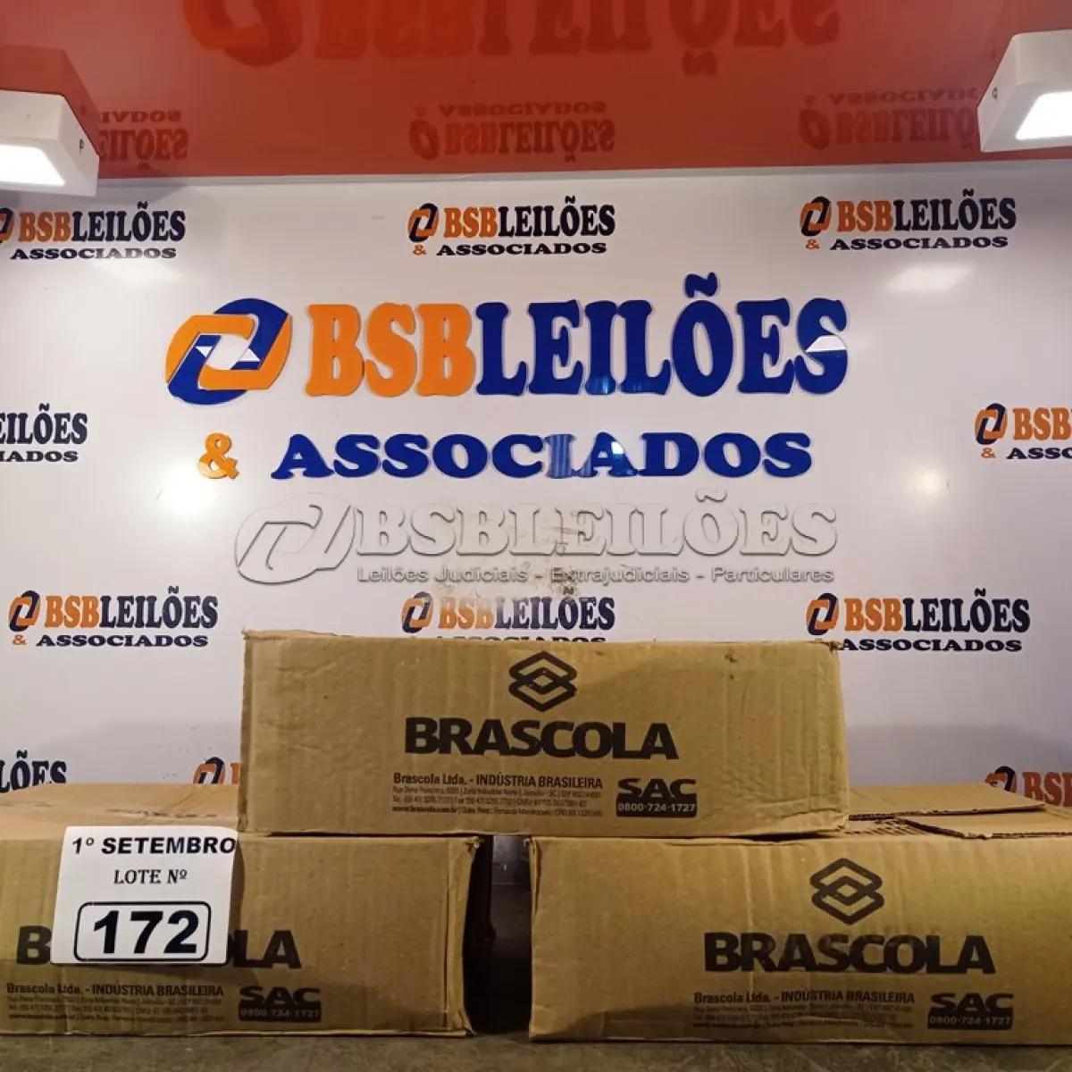 LOTE 172 - 03 CAIXAS COM COLA TUBO ST 175G COM 15 FRASCOS CADA. (NO ESTADO) ATENÇÃO! FAZER A VISITAÇÃO ANTES DE ARREMATAR, NÃO SABEMOS SE FUNCIONA. LEILÃO NÃO TEM GARANTIA E NEM DEVOLUÇÃO, SUJEITO A POSSÍVEIS AVARIAS VISÍVEIS/OCULTAS E/OU AUSÊNCIA DE COMPONENTES.
