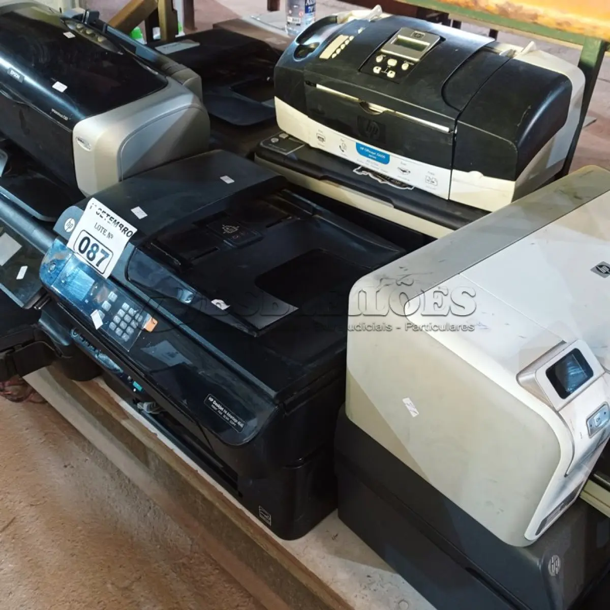 LOTE 087 - 10 IMPRESSORAS MARCAS E MODELOS DIVERSOS PARA RETIRADA DE PEÇAS. (NO ESTADO) ATENÇÃO! FAZER A VISITAÇÃO ANTES DE ARREMATAR, NÃO SABEMOS SE FUNCIONA. LEILÃO NÃO TEM GARANTIA E NEM DEVOLUÇÃO, SUJEITO A POSSÍVEIS AVARIAS VISÍVEIS/OCULTAS E/OU AUSÊNCIA DE COMPONENTES.