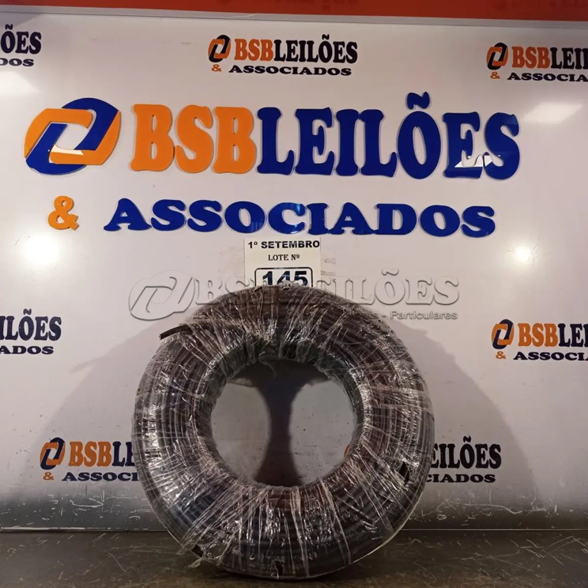 LOTE 145 - 01 ROLO DE CABO FLEXÍVEL 100M 10MM NA COR PRETA. (NO ESTADO) ATENÇÃO! FAZER A VISITAÇÃO ANTES DE ARREMATAR, NÃO SABEMOS SE FUNCIONA. LEILÃO NÃO TEM GARANTIA E NEM DEVOLUÇÃO, SUJEITO A POSSÍVEIS AVARIAS VISÍVEIS/OCULTAS E/OU AUSÊNCIA DE COMPONENTES.