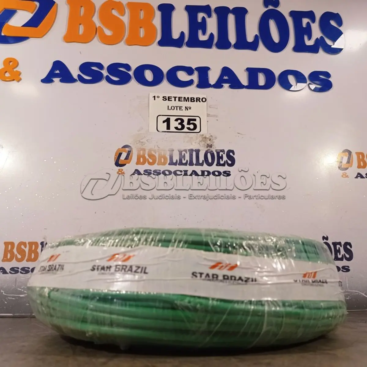 LOTE 135 - 01 ROLO DE CABO FLEXÍVEL 100M 10MM NA COR VERDE. (NO ESTADO) ATENÇÃO! FAZER A VISITAÇÃO ANTES DE ARREMATAR, NÃO SABEMOS SE FUNCIONA. LEILÃO NÃO TEM GARANTIA E NEM DEVOLUÇÃO, SUJEITO A POSSÍVEIS AVARIAS VISÍVEIS/OCULTAS E/OU AUSÊNCIA DE COMPONENTES.