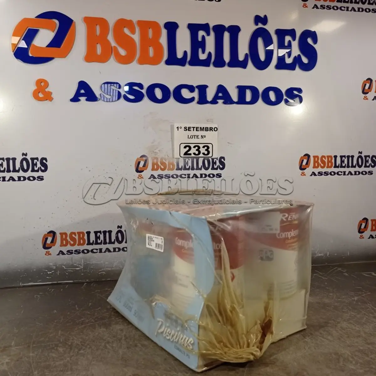 LOTE 233 - 01 KIT PARA PINTURA DE PISCINAS ESMALTE “PU” CONTENDO 01 GALÃO DE ESMALTE PU 2,7L COR BRANCA, 01 LATA DE CATALISADOR 900ML E 01 LATA DE DILUENTE 900ML. (NO ESTADO) ATENÇÃO! FAZER A VISITAÇÃO ANTES DE ARREMATAR, NÃO SABEMOS SE FUNCIONA. LEILÃO NÃO TEM GARANTIA E NEM DEVOLUÇÃO, SUJEITO A POSSÍVEIS AVARIAS VISÍVEIS/OCULTAS E/OU AUSÊNCIA DE COMPONENTES.