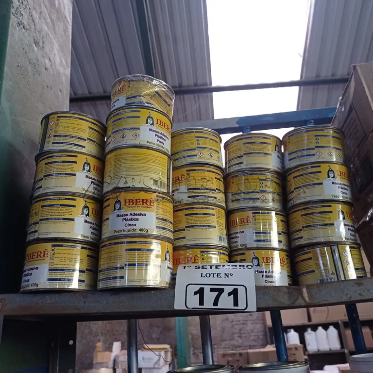 LOTE 171 - 01 LOTE COM VÁRIAS LATAS DE COLA PLÁSTICA IBERÊ. (NO ESTADO) ATENÇÃO! FAZER A VISITAÇÃO ANTES DE ARREMATAR, NÃO SABEMOS SE FUNCIONA. LEILÃO NÃO TEM GARANTIA E NEM DEVOLUÇÃO, SUJEITO A POSSÍVEIS AVARIAS VISÍVEIS/OCULTAS E/OU AUSÊNCIA DE COMPONENTES.