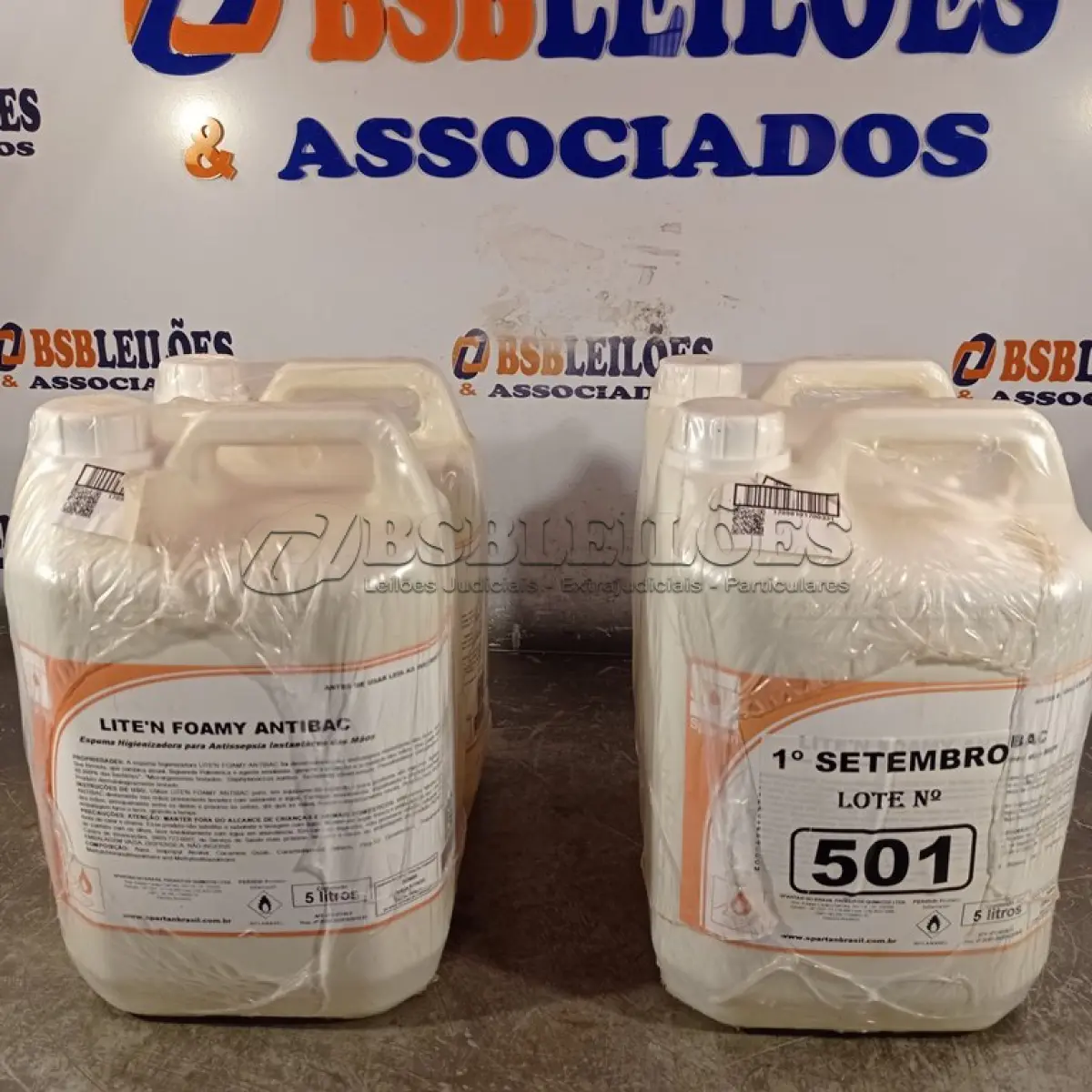 LOTE 501 - 20 LITROS DE ESPUMA HIGIENIZADORA PARA ANTISSEPSIA INSTANTÂNEA DAS MÃOS. (NO ESTADO) ATENÇÃO! FAZER A VISITAÇÃO ANTES DE ARREMATAR, NÃO SABEMOS SE FUNCIONA. LEILÃO NÃO TEM GARANTIA E NEM DEVOLUÇÃO, SUJEITO A POSSÍVEIS AVARIAS VISÍVEIS/OCULTAS E/OU AUSÊNCIA DE COMPONENTES.