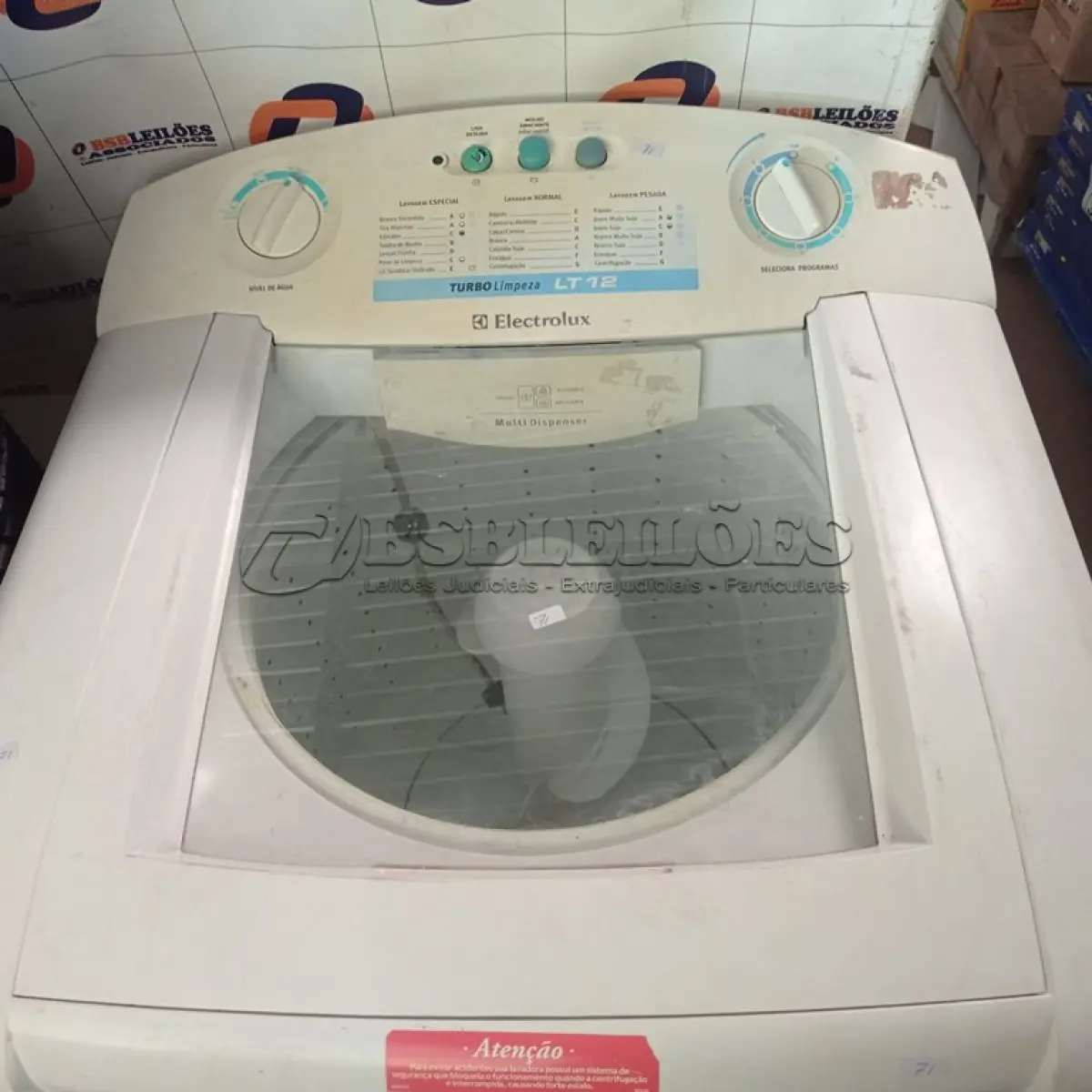 LOTE 336 - 01 LAVADORA DE ROUPAS MARCA ELECTROLUX CAPACIDADE 12KG 127V. (NO ESTADO) ATENÇÃO! FAZER A VISITAÇÃO ANTES DE ARREMATAR, NÃO SABEMOS SE FUNCIONA. LEILÃO NÃO TEM GARANTIA E NEM DEVOLUÇÃO, SUJEITO A POSSÍVEIS AVARIAS VISÍVEIS/OCULTAS E/OU AUSÊNCIA DE COMPONENTES.