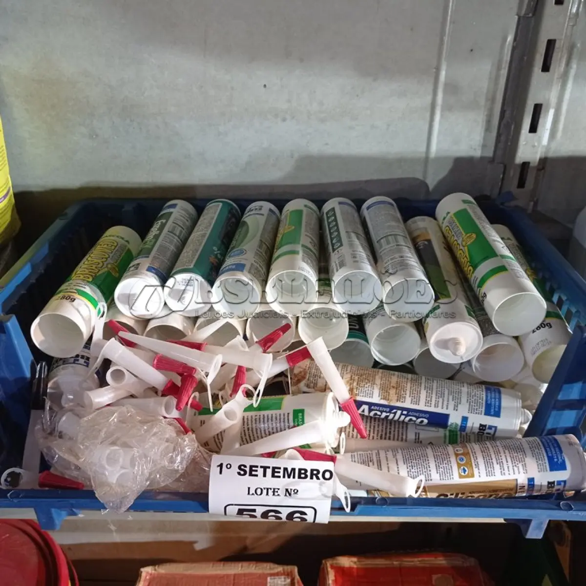 LOTE 566 - 01 LOTE COM VÁRIAS BISNAGAS DE SILICONE DIVERSOS. (NO ESTADO) ATENÇÃO! FAZER A VISITAÇÃO ANTES DE ARREMATAR, NÃO SABEMOS SE FUNCIONA. LEILÃO NÃO TEM GARANTIA E NEM DEVOLUÇÃO, SUJEITO A POSSÍVEIS AVARIAS VISÍVEIS/OCULTAS E/OU AUSÊNCIA DE COMPONENTES.