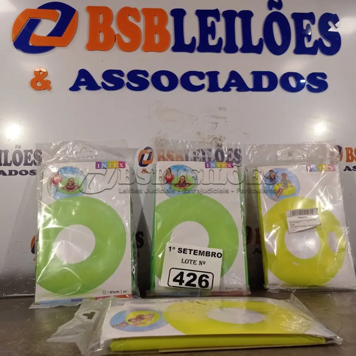 LOTE 426 - 04 BOIAS INFANTIL. (NO ESTADO) ATENÇÃO! FAZER A VISITAÇÃO ANTES DE ARREMATAR, NÃO SABEMOS SE FUNCIONA. LEILÃO NÃO TEM GARANTIA E NEM DEVOLUÇÃO, SUJEITO A POSSÍVEIS AVARIAS VISÍVEIS/OCULTAS E/OU AUSÊNCIA DE COMPONENTES.