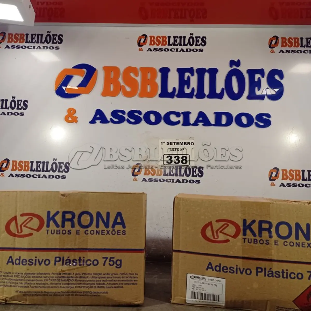 LOTE 338 - 01 LOTE COM VÁRIAS BISNAGAS DE ADESIVO PLÁSTICO PARA TUBOS E CONEXÕES DE PVC RÍGIDO. (NO ESTADO) ATENÇÃO! FAZER A VISITAÇÃO ANTES DE ARREMATAR, NÃO SABEMOS SE FUNCIONA. LEILÃO NÃO TEM GARANTIA E NEM DEVOLUÇÃO, SUJEITO A POSSÍVEIS AVARIAS VISÍVEIS/OCULTAS E/OU AUSÊNCIA DE COMPONENTES.