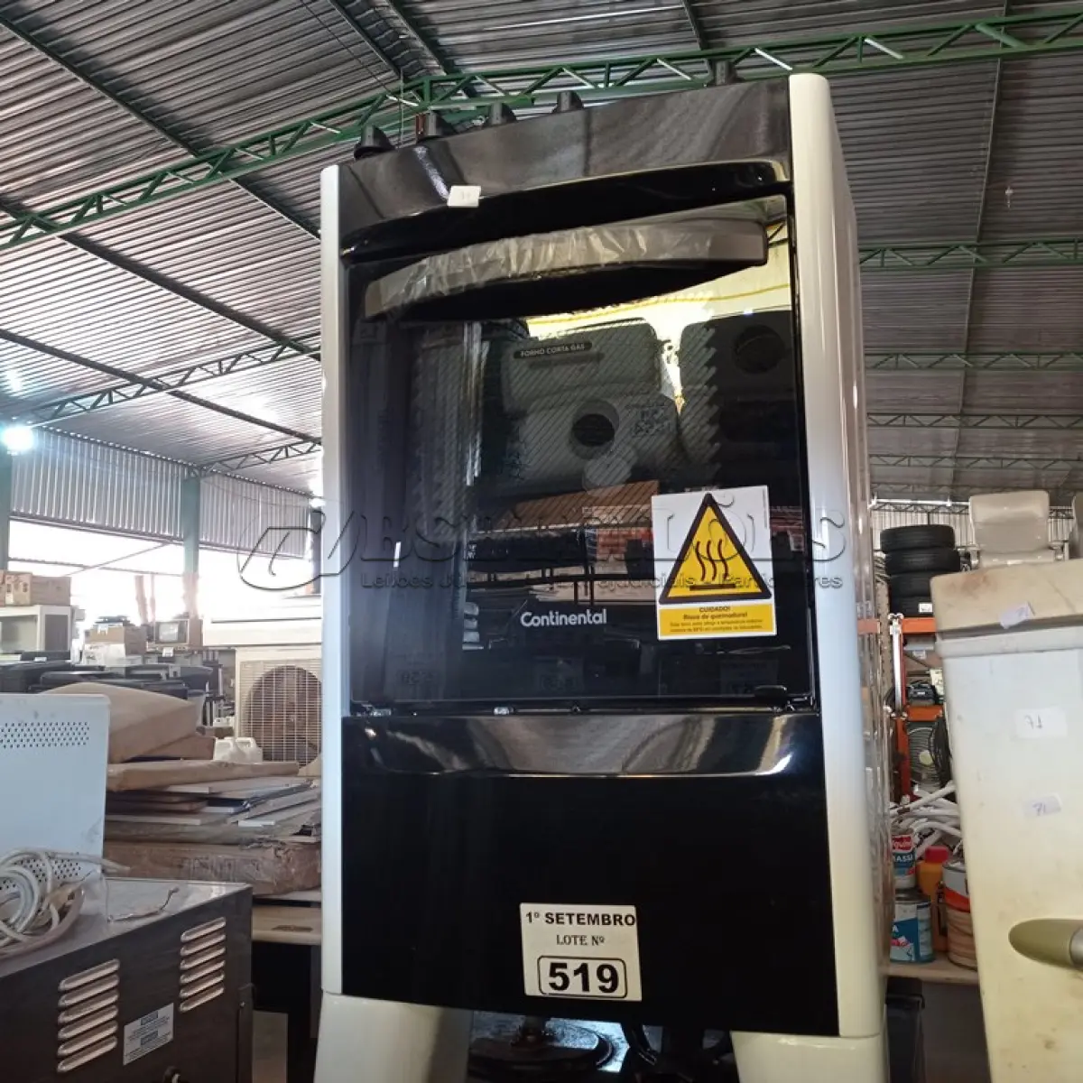 LOTE 519 - 02 FOGÕES MARCAS E MODELOS DIVERSOS COM AVARIAS. (NO ESTADO) ATENÇÃO! FAZER A VISITAÇÃO ANTES DE ARREMATAR, NÃO SABEMOS SE FUNCIONA. LEILÃO NÃO TEM GARANTIA E NEM DEVOLUÇÃO, SUJEITO A POSSÍVEIS AVARIAS VISÍVEIS/OCULTAS E/OU AUSÊNCIA DE COMPONENTES.