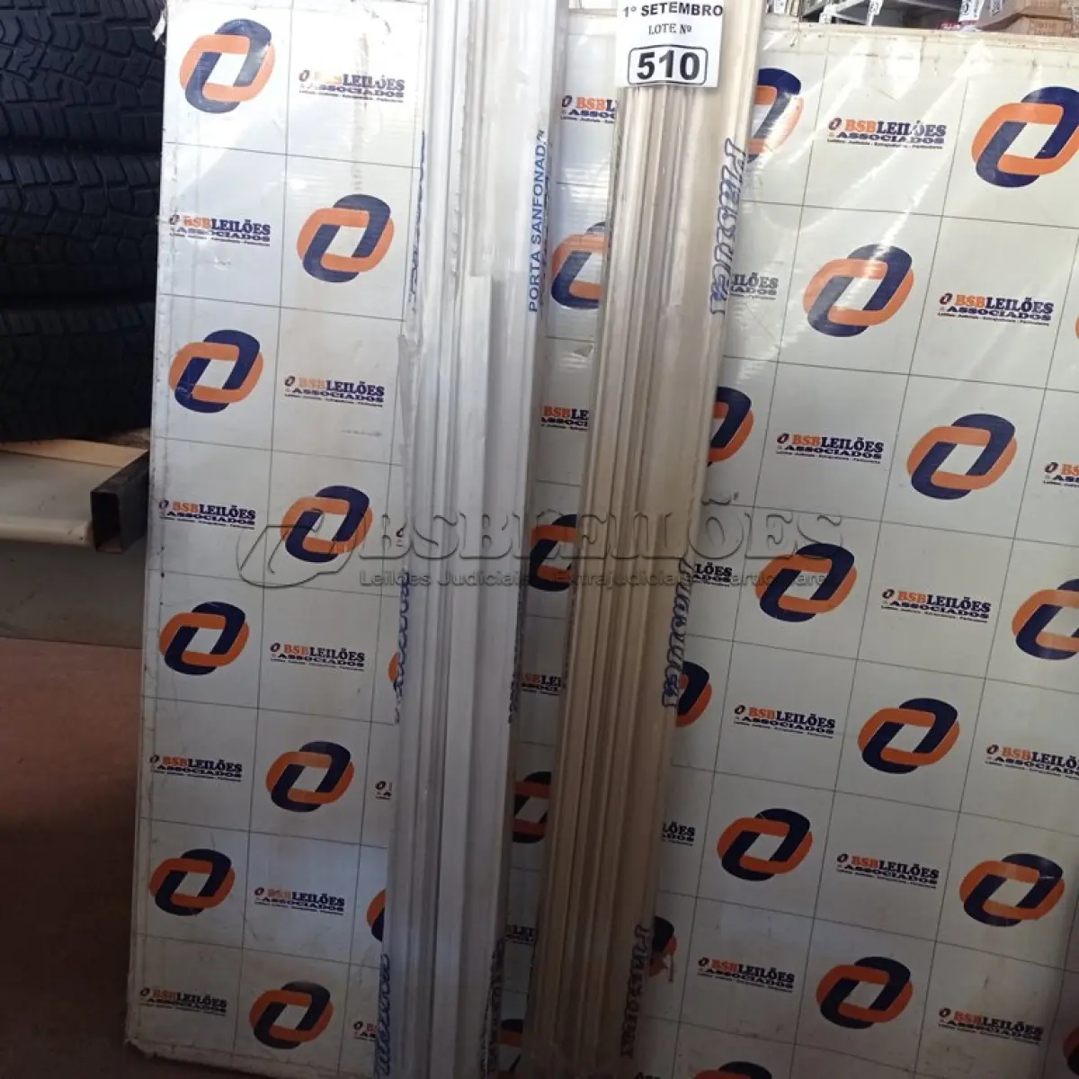 LOTE 510 - 02 PORTAS SANFONADAS EM PVC SENDO 01 NA COR BRANCO NEVE 2,10M X 0,84CM E 01 BEGE 2,10M X 0,60CM. (NO ESTADO) ATENÇÃO! FAZER A VISITAÇÃO ANTES DE ARREMATAR, NÃO SABEMOS SE FUNCIONA. LEILÃO NÃO TEM GARANTIA E NEM DEVOLUÇÃO, SUJEITO A POSSÍVEIS AVARIAS VISÍVEIS/OCULTAS E/OU AUSÊNCIA DE COMPONENTES.
