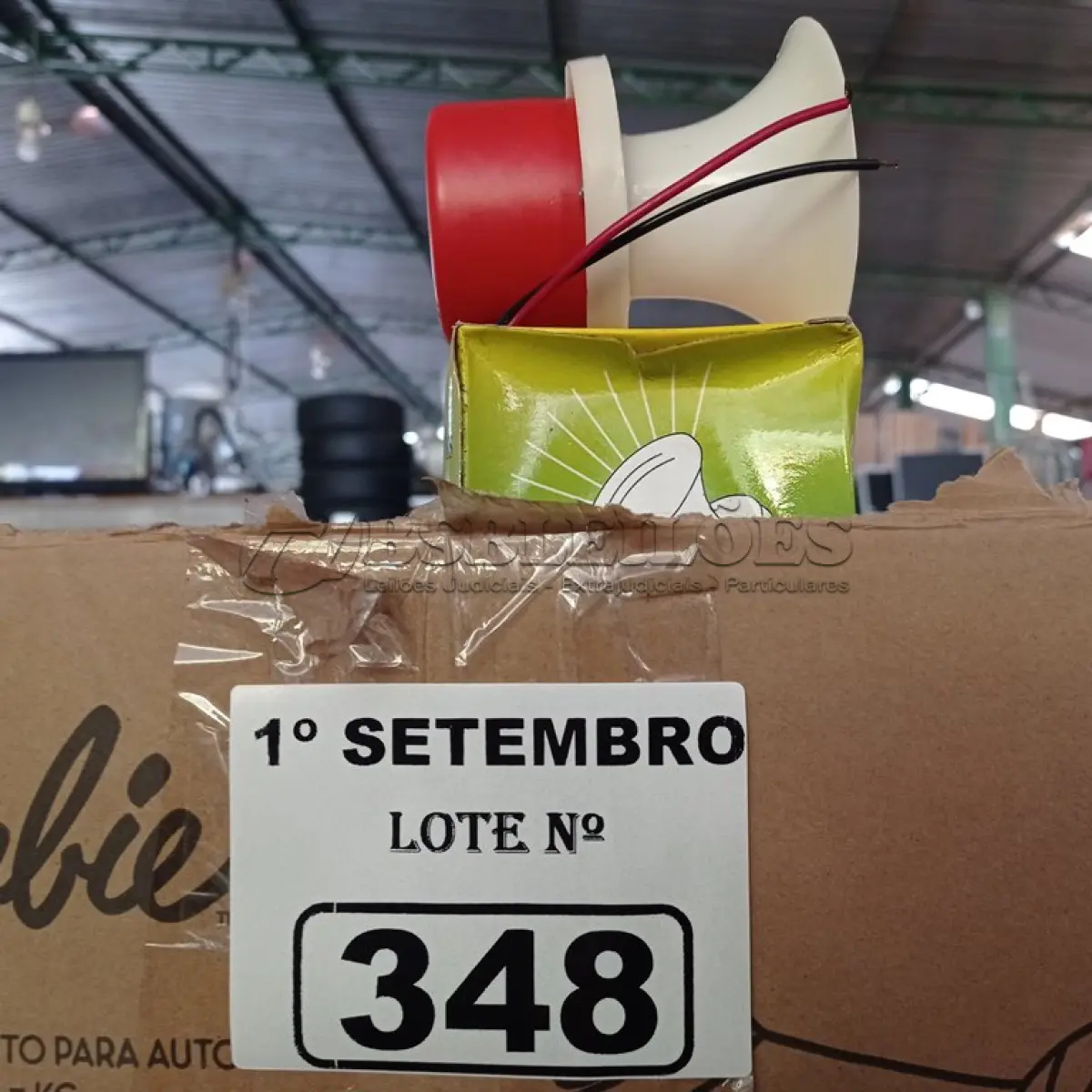 LOTE 348 - 01 LOTE COM GRANDE QUANTIDADE DE SIRENES DE RÉ PARA CAMINHÃO. (NO ESTADO) ATENÇÃO! FAZER A VISITAÇÃO ANTES DE ARREMATAR, NÃO SABEMOS SE FUNCIONA. LEILÃO NÃO TEM GARANTIA E NEM DEVOLUÇÃO, SUJEITO A POSSÍVEIS AVARIAS VISÍVEIS/OCULTAS E/OU AUSÊNCIA DE COMPONENTES.