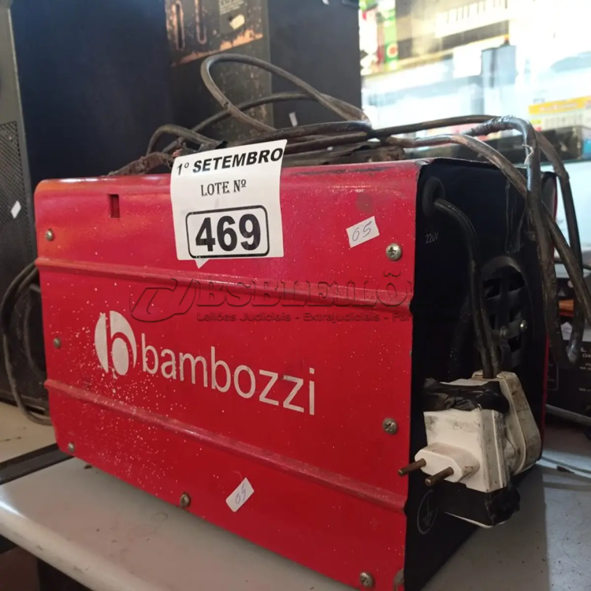 LOTE 469 - 01 MÁQUINA DE SOLDA BAMBOZZI 250. (NO ESTADO) ATENÇÃO! FAZER A VISITAÇÃO ANTES DE ARREMATAR, NÃO SABEMOS SE FUNCIONA. LEILÃO NÃO TEM GARANTIA E NEM DEVOLUÇÃO, SUJEITO A POSSÍVEIS AVARIAS VISÍVEIS/OCULTAS E/OU AUSÊNCIA DE COMPONENTES.