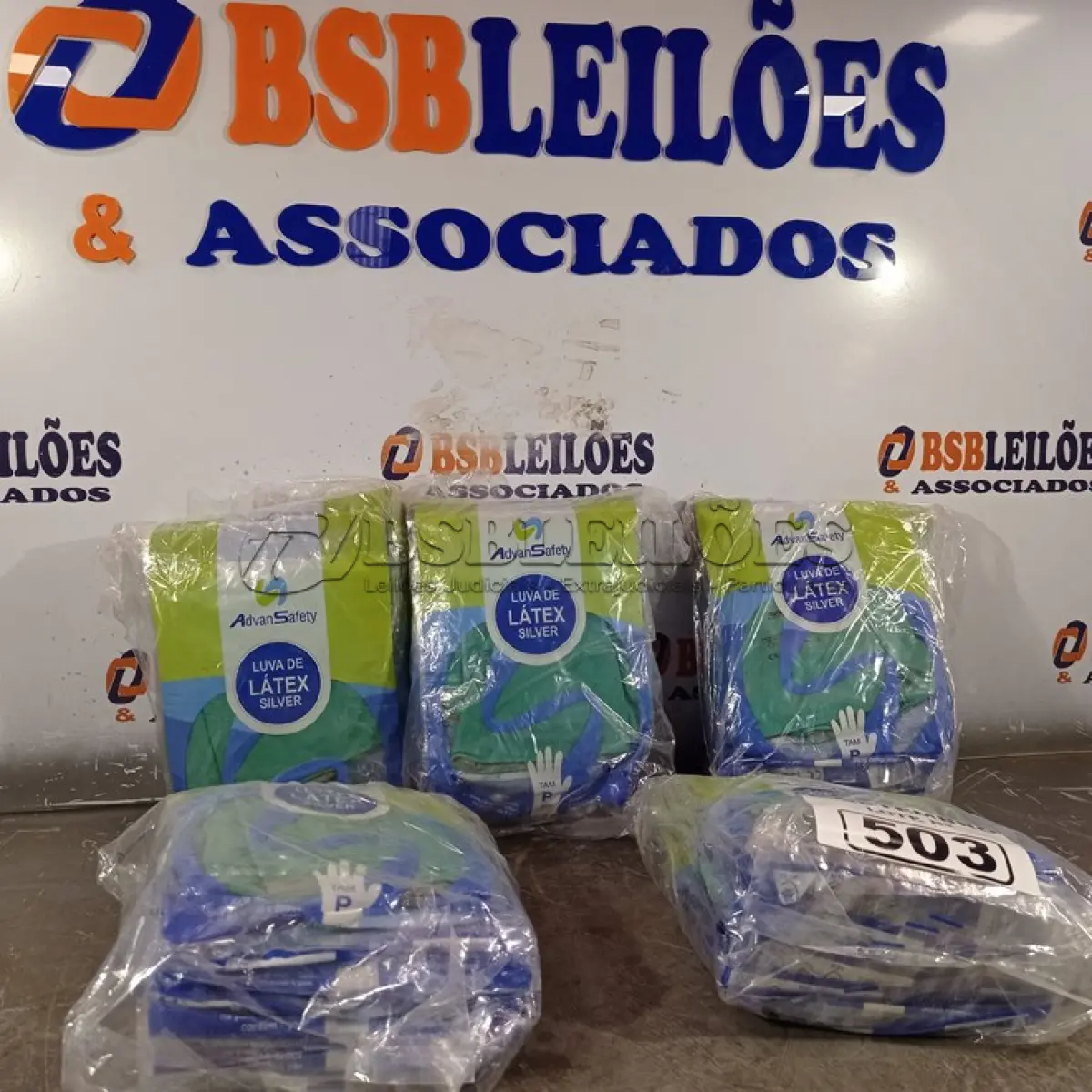 LOTE 503 - 05 PACOTES DE LUVAS DE LÁTEX SILVER TAMANHO “P”. (NO ESTADO) ATENÇÃO! FAZER A VISITAÇÃO ANTES DE ARREMATAR, NÃO SABEMOS SE FUNCIONA. LEILÃO NÃO TEM GARANTIA E NEM DEVOLUÇÃO, SUJEITO A POSSÍVEIS AVARIAS VISÍVEIS/OCULTAS E/OU AUSÊNCIA DE COMPONENTES.