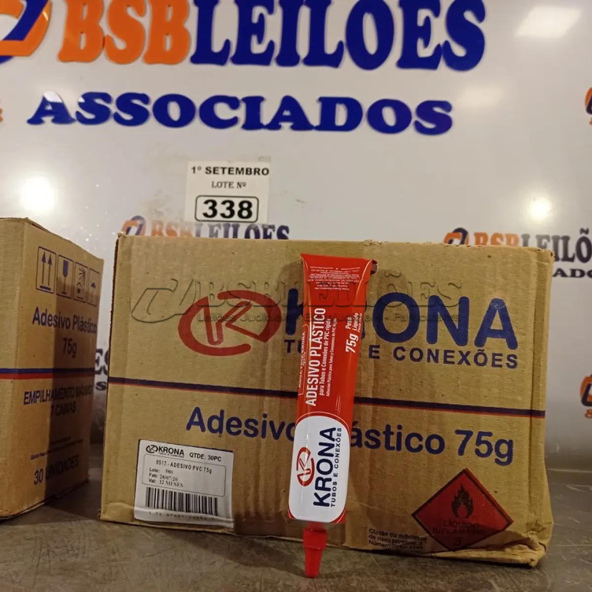 LOTE 338 - 01 LOTE COM VÁRIAS BISNAGAS DE ADESIVO PLÁSTICO PARA TUBOS E CONEXÕES DE PVC RÍGIDO. (NO ESTADO) ATENÇÃO! FAZER A VISITAÇÃO ANTES DE ARREMATAR, NÃO SABEMOS SE FUNCIONA. LEILÃO NÃO TEM GARANTIA E NEM DEVOLUÇÃO, SUJEITO A POSSÍVEIS AVARIAS VISÍVEIS/OCULTAS E/OU AUSÊNCIA DE COMPONENTES.