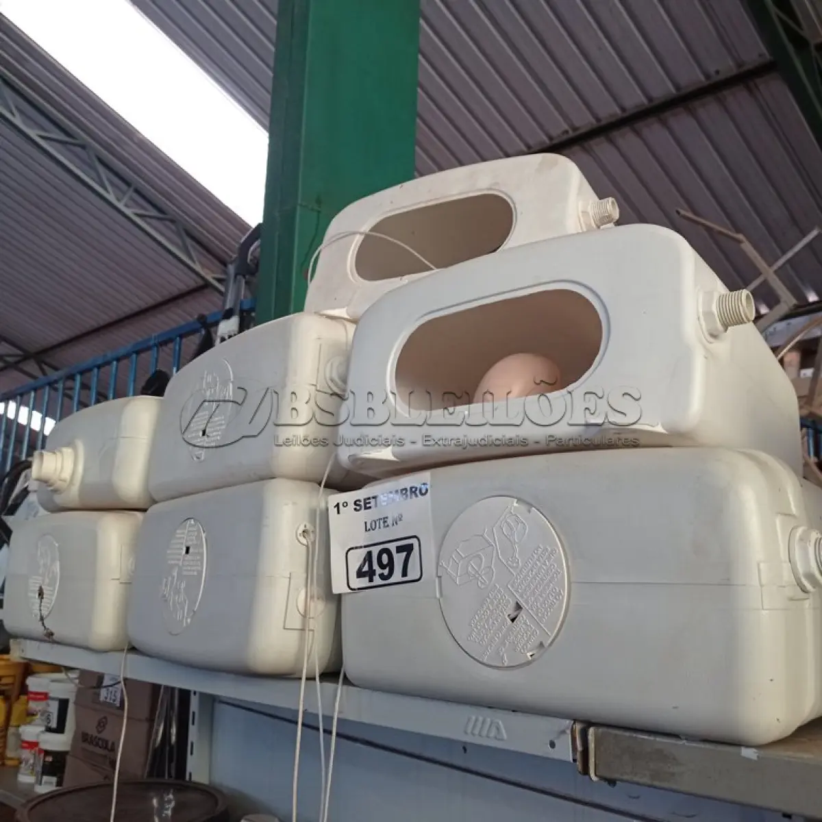 LOTE 497 - 06 CAIXAS DE DESCARGA COM AVARIAS. (NO ESTADO) ATENÇÃO! FAZER A VISITAÇÃO ANTES DE ARREMATAR, NÃO SABEMOS SE FUNCIONA. LEILÃO NÃO TEM GARANTIA E NEM DEVOLUÇÃO, SUJEITO A POSSÍVEIS AVARIAS VISÍVEIS/OCULTAS E/OU AUSÊNCIA DE COMPONENTES.