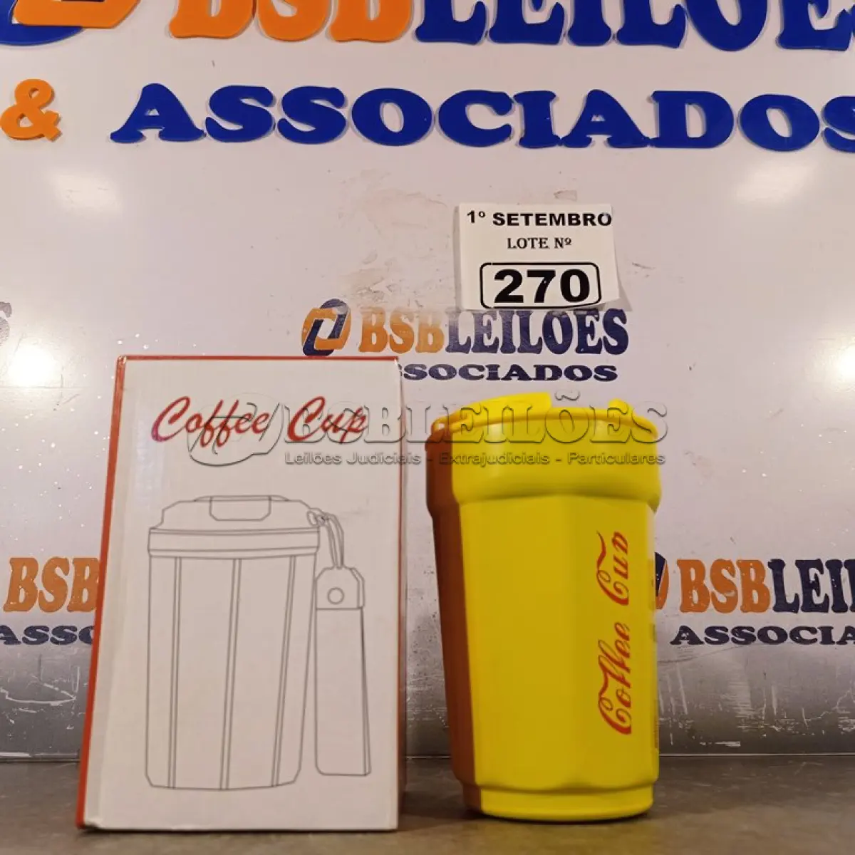 LOTE 270 - 01 COPO PARA CAFÉ. (NO ESTADO) ATENÇÃO! FAZER A VISITAÇÃO ANTES DE ARREMATAR, NÃO SABEMOS SE FUNCIONA. LEILÃO NÃO TEM GARANTIA E NEM DEVOLUÇÃO, SUJEITO A POSSÍVEIS AVARIAS VISÍVEIS/OCULTAS E/OU AUSÊNCIA DE COMPONENTES.