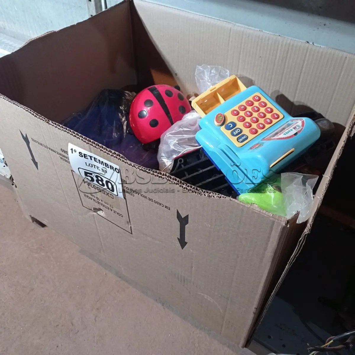 LOTE 580 - 01 LOTE COM VÁRIOS BRINQUEDOS INCOMPLETOS. (NO ESTADO) ATENÇÃO! FAZER A VISITAÇÃO ANTES DE ARREMATAR, NÃO SABEMOS SE FUNCIONA. LEILÃO NÃO TEM GARANTIA E NEM DEVOLUÇÃO, SUJEITO A POSSÍVEIS AVARIAS VISÍVEIS/OCULTAS E/OU AUSÊNCIA DE COMPONENTES.