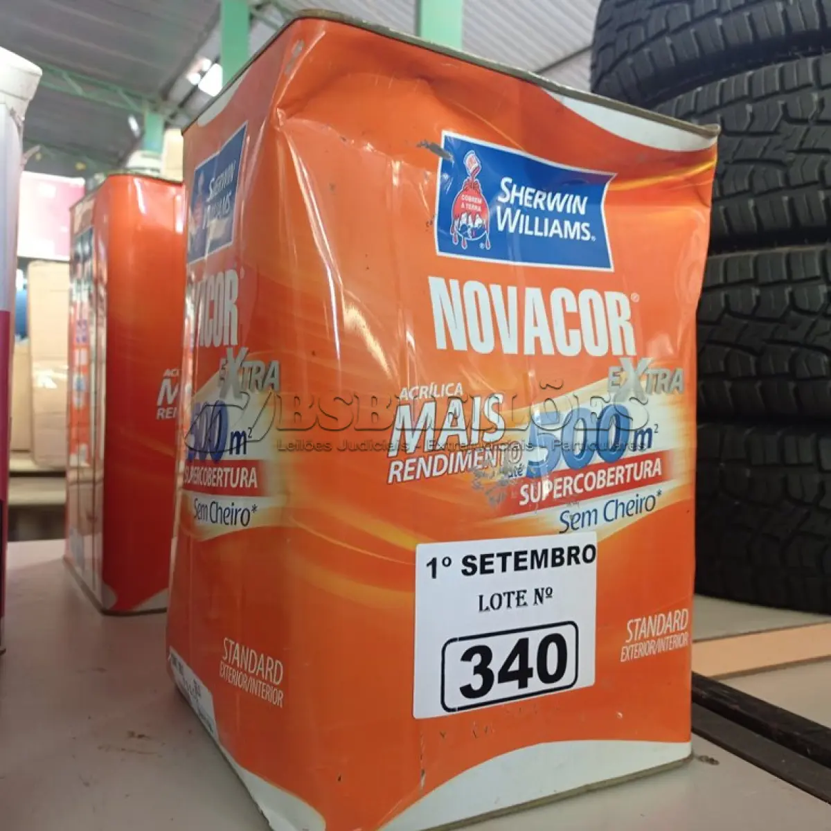 LOTE 340 - 01 LATA DE TINTA SHERWIN WILLIAMS NOVACOR SEM CHEIRO STANDARD EXTERIOR/INTERIORES NA COR FOSCO GELO. (NO ESTADO) ATENÇÃO! FAZER A VISITAÇÃO ANTES DE ARREMATAR, NÃO SABEMOS SE FUNCIONA. LEILÃO NÃO TEM GARANTIA E NEM DEVOLUÇÃO, SUJEITO A POSSÍVEIS AVARIAS VISÍVEIS/OCULTAS E/OU AUSÊNCIA DE COMPONENTES.