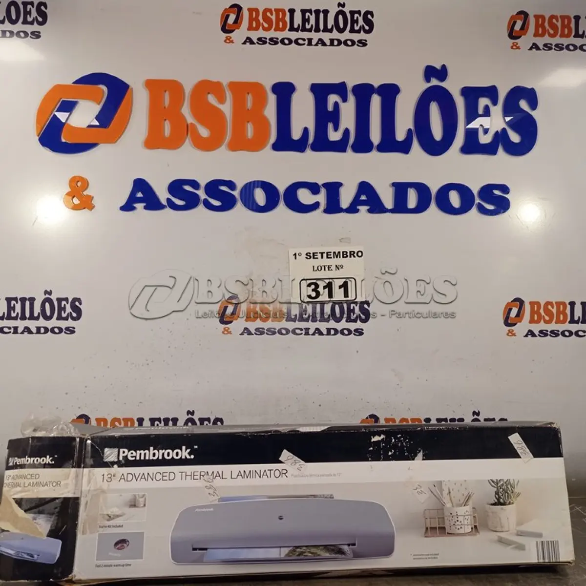 LOTE 311 - 01 IMPRESSORA PEMBROOK THERMAL LAMINATOR. (NO ESTADO) ATENÇÃO! FAZER A VISITAÇÃO ANTES DE ARREMATAR, NÃO SABEMOS SE FUNCIONA. LEILÃO NÃO TEM GARANTIA E NEM DEVOLUÇÃO, SUJEITO A POSSÍVEIS AVARIAS VISÍVEIS/OCULTAS E/OU AUSÊNCIA DE COMPONENTES.