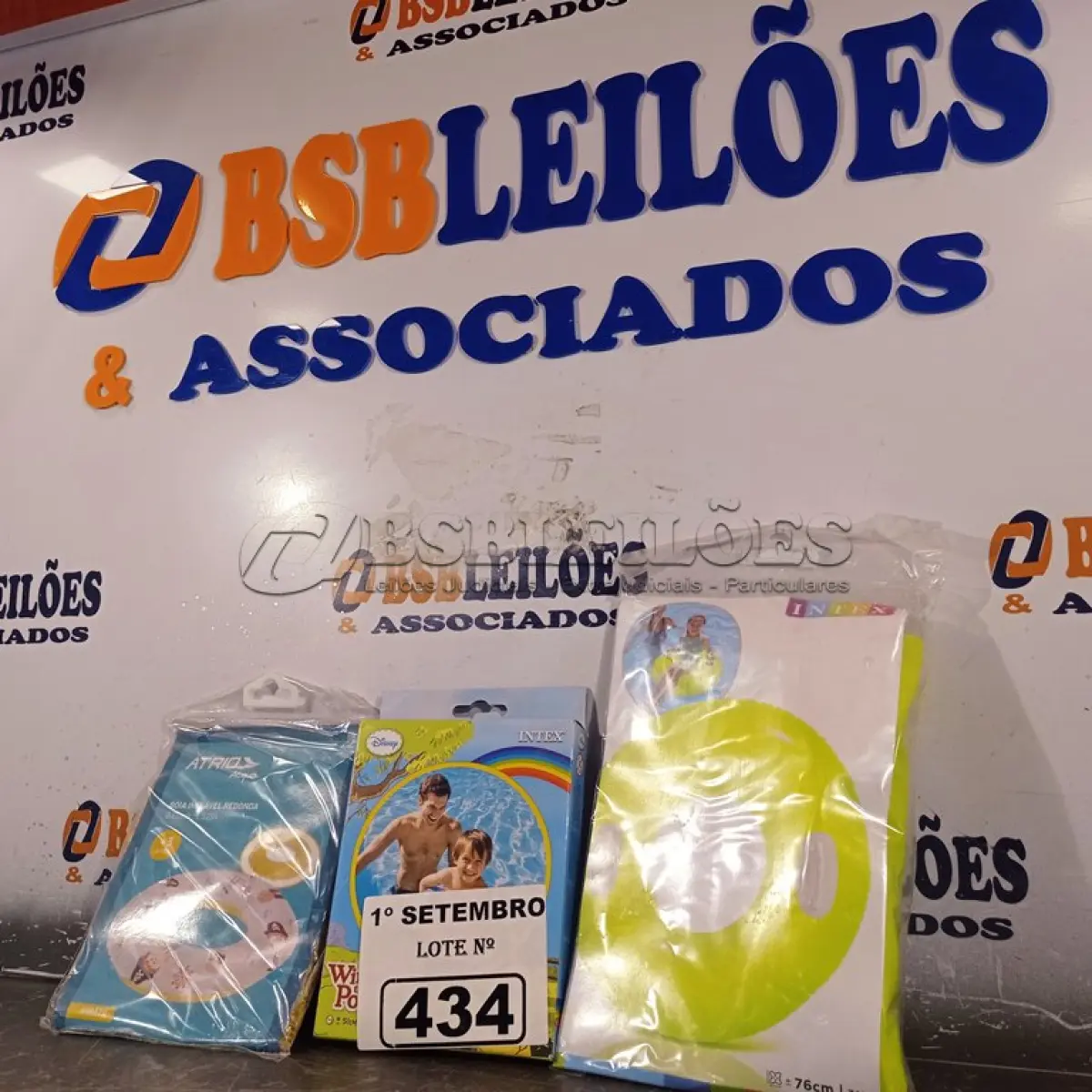 LOTE 434 - 03 BOIAS INFANTIL. (NO ESTADO) ATENÇÃO! FAZER A VISITAÇÃO ANTES DE ARREMATAR, NÃO SABEMOS SE FUNCIONA. LEILÃO NÃO TEM GARANTIA E NEM DEVOLUÇÃO, SUJEITO A POSSÍVEIS AVARIAS VISÍVEIS/OCULTAS E/OU AUSÊNCIA DE COMPONENTES.
