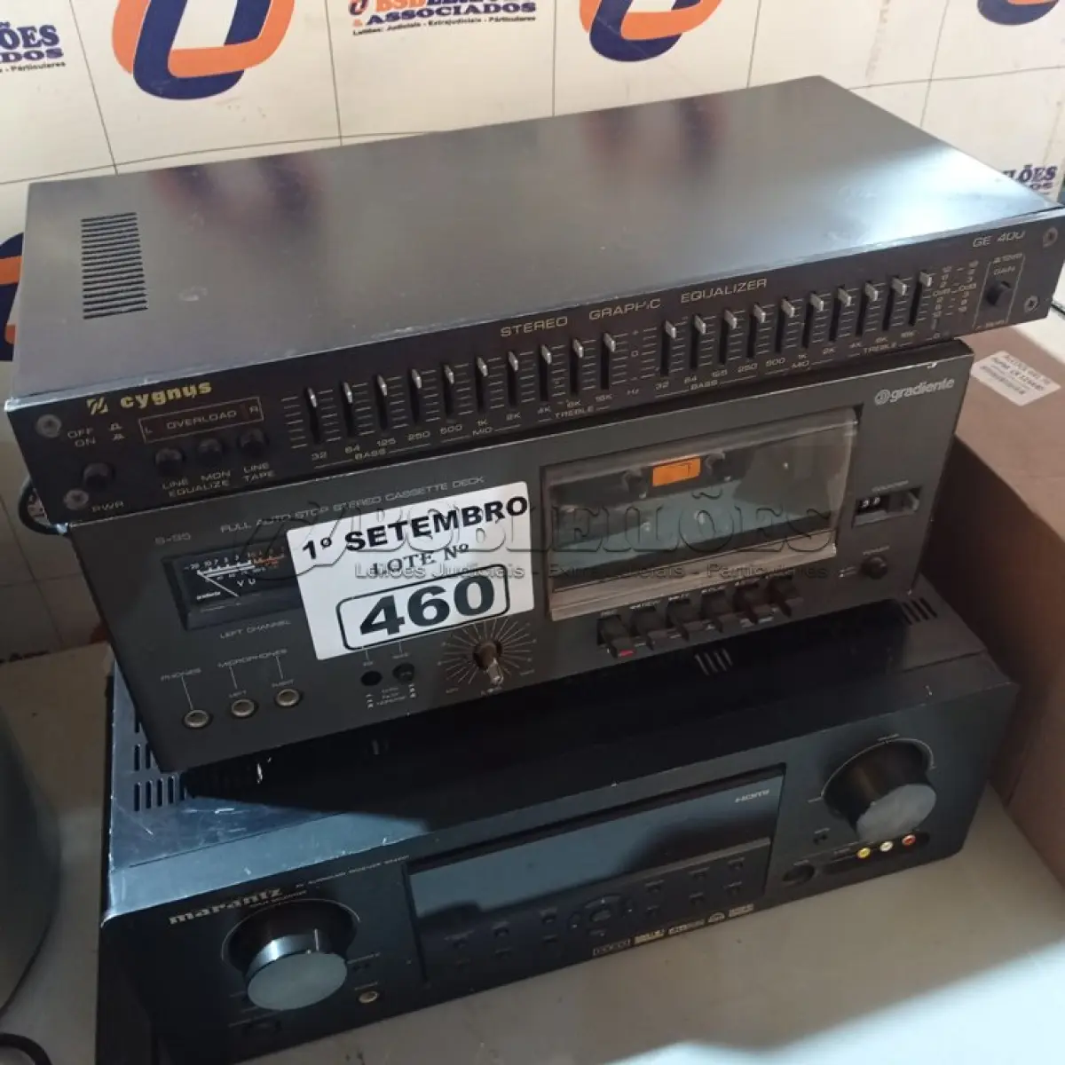 LOTE 460 - 01 EQUALIZADOR, 01 TAPE DECK E 01 RECEIVER MARANTZ. (NO ESTADO) ATENÇÃO! FAZER A VISITAÇÃO ANTES DE ARREMATAR, NÃO SABEMOS SE FUNCIONA. LEILÃO NÃO TEM GARANTIA E NEM DEVOLUÇÃO, SUJEITO A POSSÍVEIS AVARIAS VISÍVEIS/OCULTAS E/OU AUSÊNCIA DE COMPONENTES.