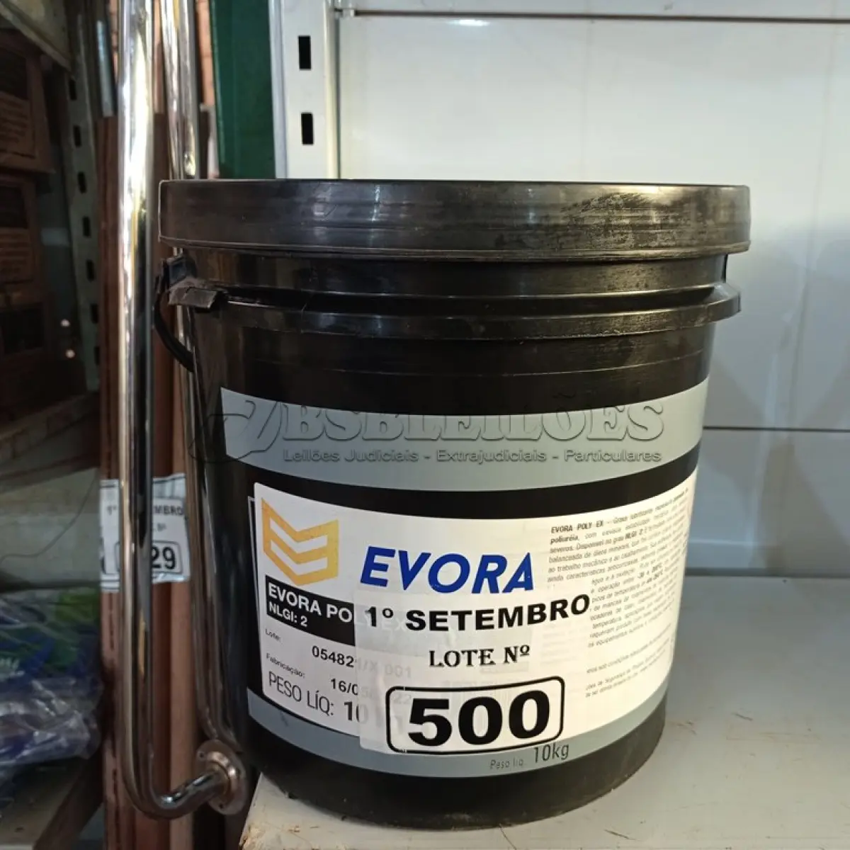 LOTE 500 - 01 BALDE DE GRAXA EVORA POLY EX NLGI:2 10 KG. (NO ESTADO) ATENÇÃO! FAZER A VISITAÇÃO ANTES DE ARREMATAR, NÃO SABEMOS SE FUNCIONA. LEILÃO NÃO TEM GARANTIA E NEM DEVOLUÇÃO, SUJEITO A POSSÍVEIS AVARIAS VISÍVEIS/OCULTAS E/OU AUSÊNCIA DE COMPONENTES.