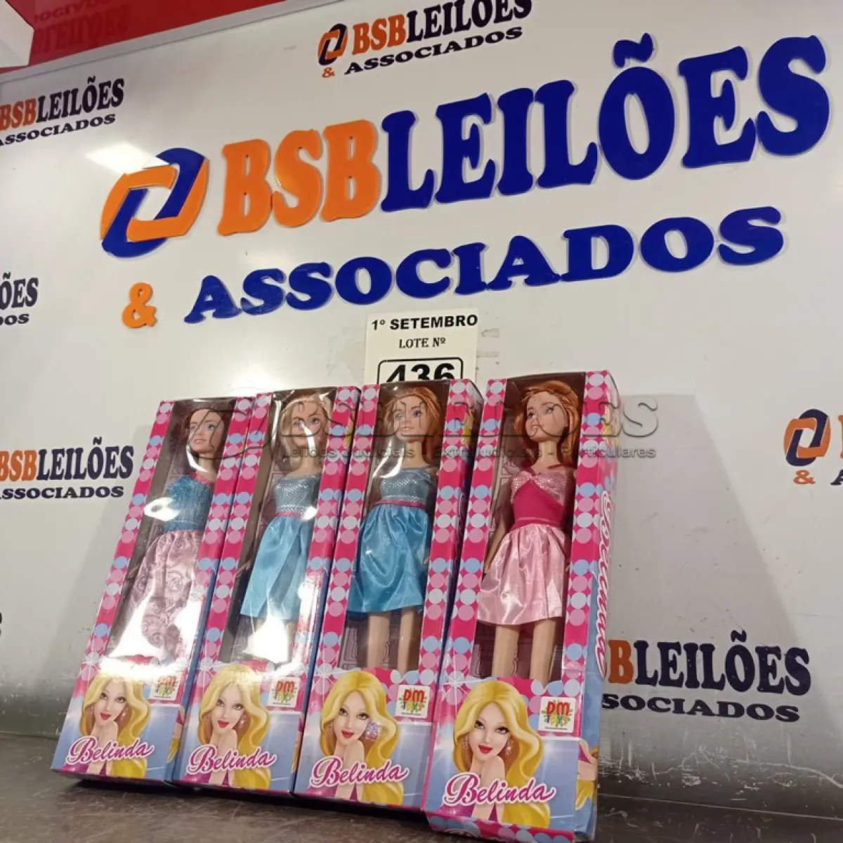 LOTE 436 - 04 BONECAS BELINDA. (NO ESTADO) ATENÇÃO! FAZER A VISITAÇÃO ANTES DE ARREMATAR, NÃO SABEMOS SE FUNCIONA. LEILÃO NÃO TEM GARANTIA E NEM DEVOLUÇÃO, SUJEITO A POSSÍVEIS AVARIAS VISÍVEIS/OCULTAS E/OU AUSÊNCIA DE COMPONENTES.
