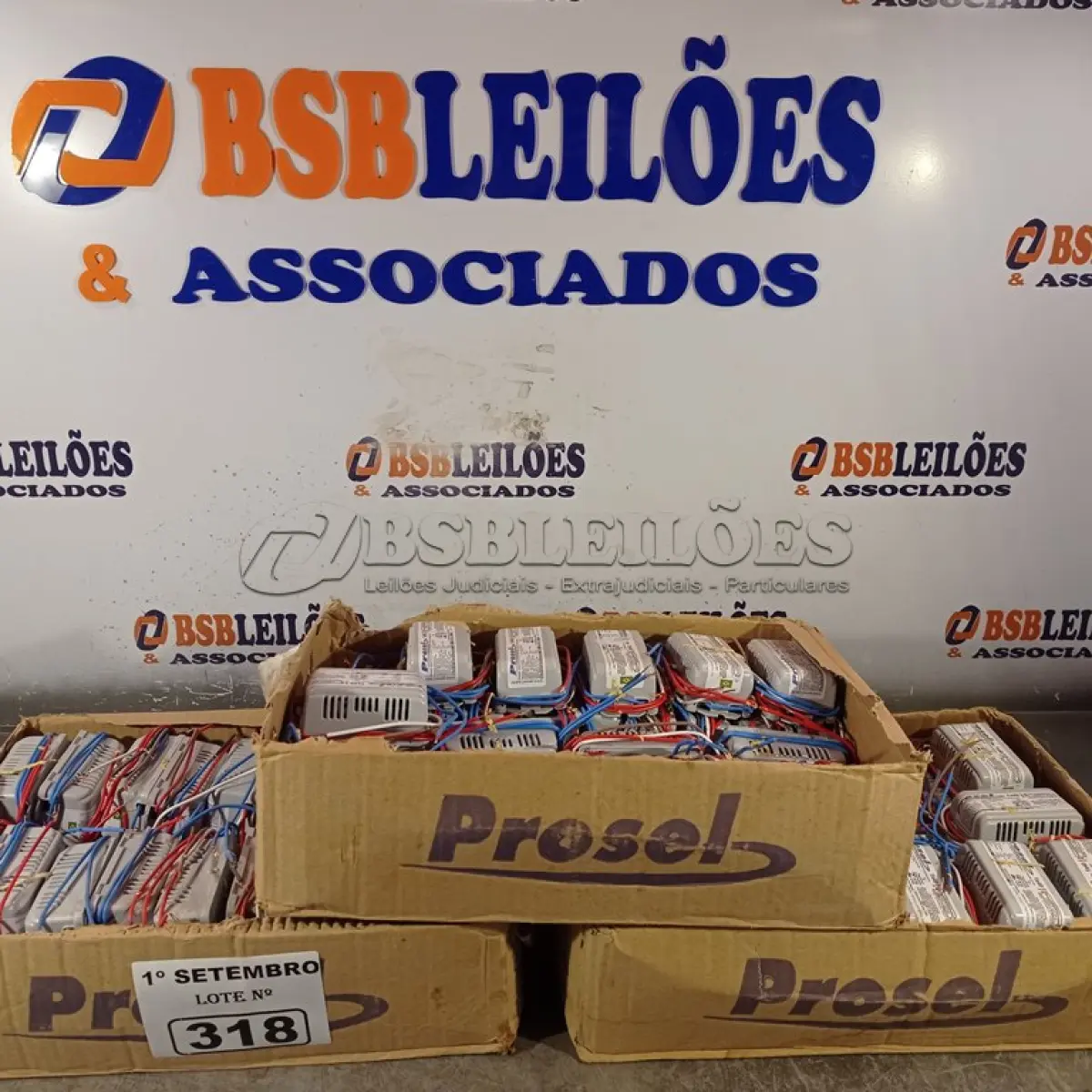 LOTE 318 - 01 LOTE COM GRANDE QUANTIDADE DE REATORES PARA LÂMPADAS FLUORESCENTES 1X40W. (NO ESTADO) ATENÇÃO! FAZER A VISITAÇÃO ANTES DE ARREMATAR, NÃO SABEMOS SE FUNCIONA. LEILÃO NÃO TEM GARANTIA E NEM DEVOLUÇÃO, SUJEITO A POSSÍVEIS AVARIAS VISÍVEIS/OCULTAS E/OU AUSÊNCIA DE COMPONENTES.