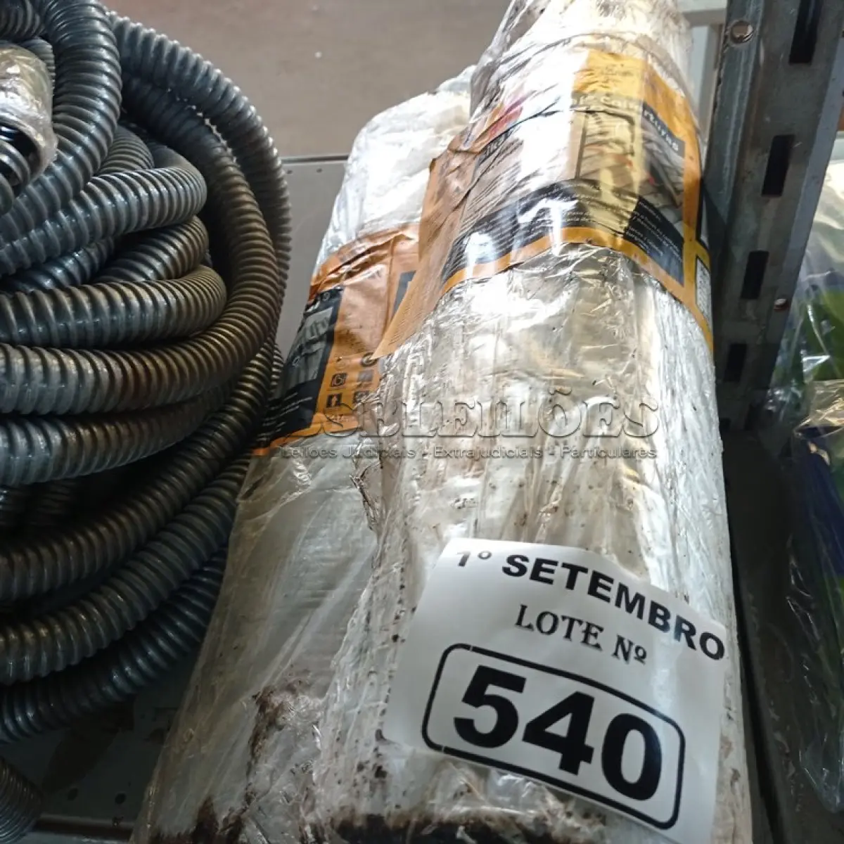 LOTE 540 - 02 ROLOS DE MANTA ASFÁLTICA MULTIUSO. (NO ESTADO) ATENÇÃO! FAZER A VISITAÇÃO ANTES DE ARREMATAR, NÃO SABEMOS SE FUNCIONA. LEILÃO NÃO TEM GARANTIA E NEM DEVOLUÇÃO, SUJEITO A POSSÍVEIS AVARIAS VISÍVEIS/OCULTAS E/OU AUSÊNCIA DE COMPONENTES.