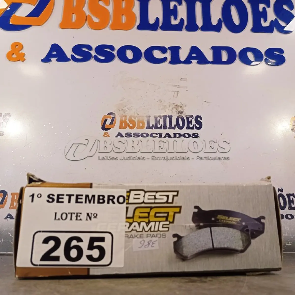 LOTE 265 - 01 PASTILHA DE FREIO DO CRUZE. (NO ESTADO) ATENÇÃO! FAZER A VISITAÇÃO ANTES DE ARREMATAR, NÃO SABEMOS SE FUNCIONA. LEILÃO NÃO TEM GARANTIA E NEM DEVOLUÇÃO, SUJEITO A POSSÍVEIS AVARIAS VISÍVEIS/OCULTAS E/OU AUSÊNCIA DE COMPONENTES.
