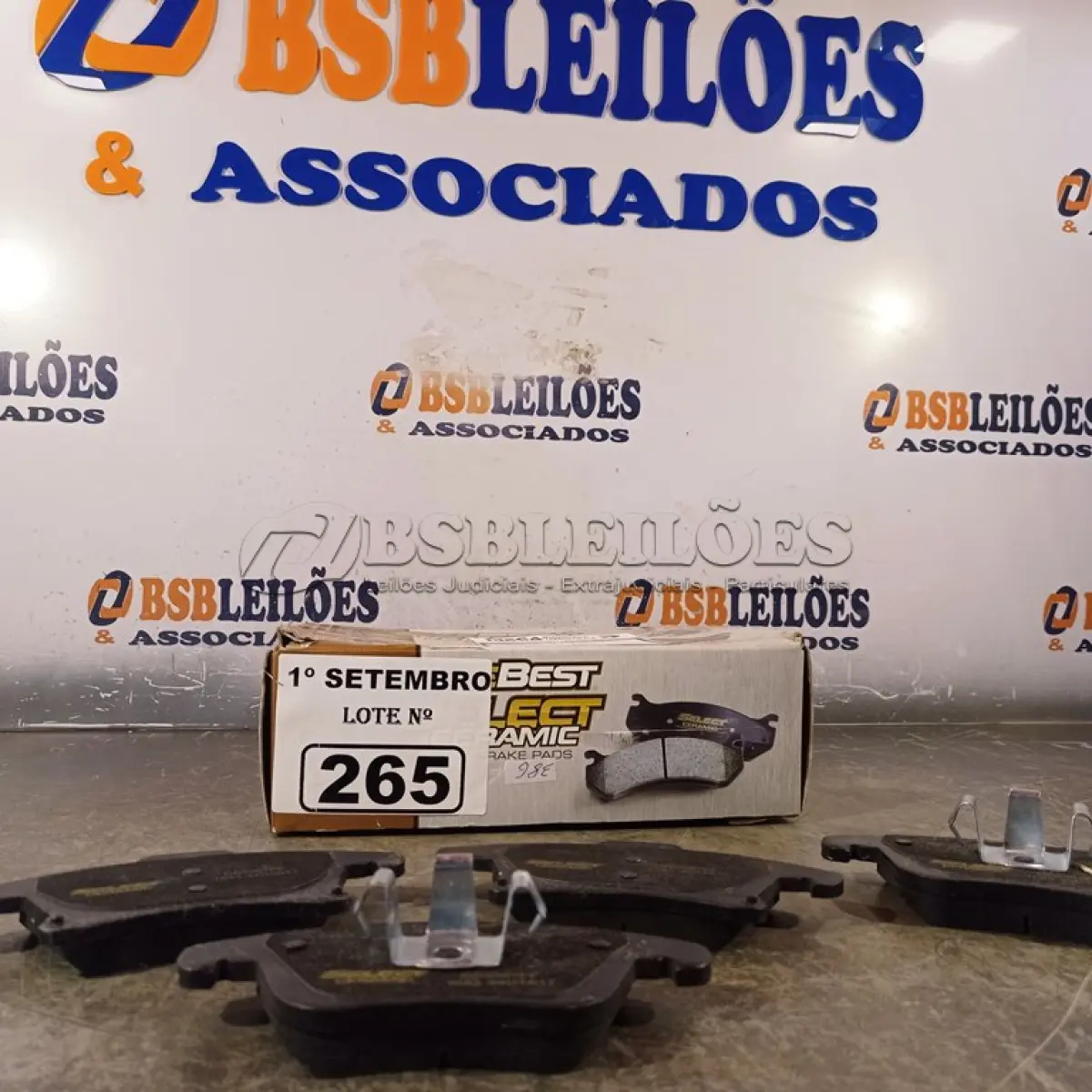 LOTE 265 - 01 PASTILHA DE FREIO DO CRUZE. (NO ESTADO) ATENÇÃO! FAZER A VISITAÇÃO ANTES DE ARREMATAR, NÃO SABEMOS SE FUNCIONA. LEILÃO NÃO TEM GARANTIA E NEM DEVOLUÇÃO, SUJEITO A POSSÍVEIS AVARIAS VISÍVEIS/OCULTAS E/OU AUSÊNCIA DE COMPONENTES.