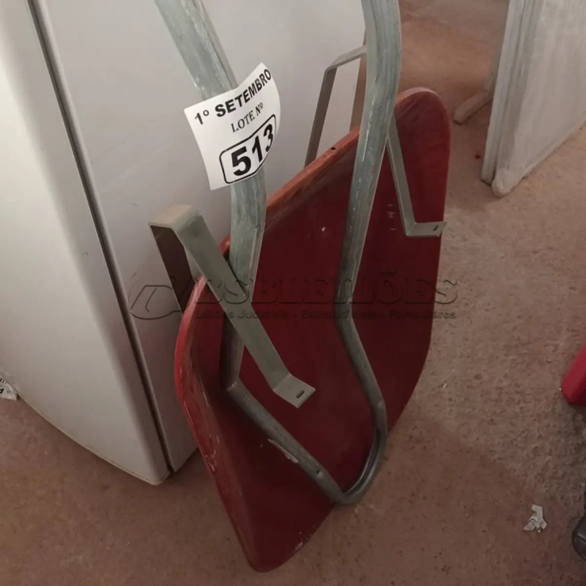 LOTE 513 - 03 PEÇAS PARA CARRINHO DE MÃO. (NO ESTADO) ATENÇÃO! FAZER A VISITAÇÃO ANTES DE ARREMATAR, NÃO SABEMOS SE FUNCIONA. LEILÃO NÃO TEM GARANTIA E NEM DEVOLUÇÃO, SUJEITO A POSSÍVEIS AVARIAS VISÍVEIS/OCULTAS E/OU AUSÊNCIA DE COMPONENTES.