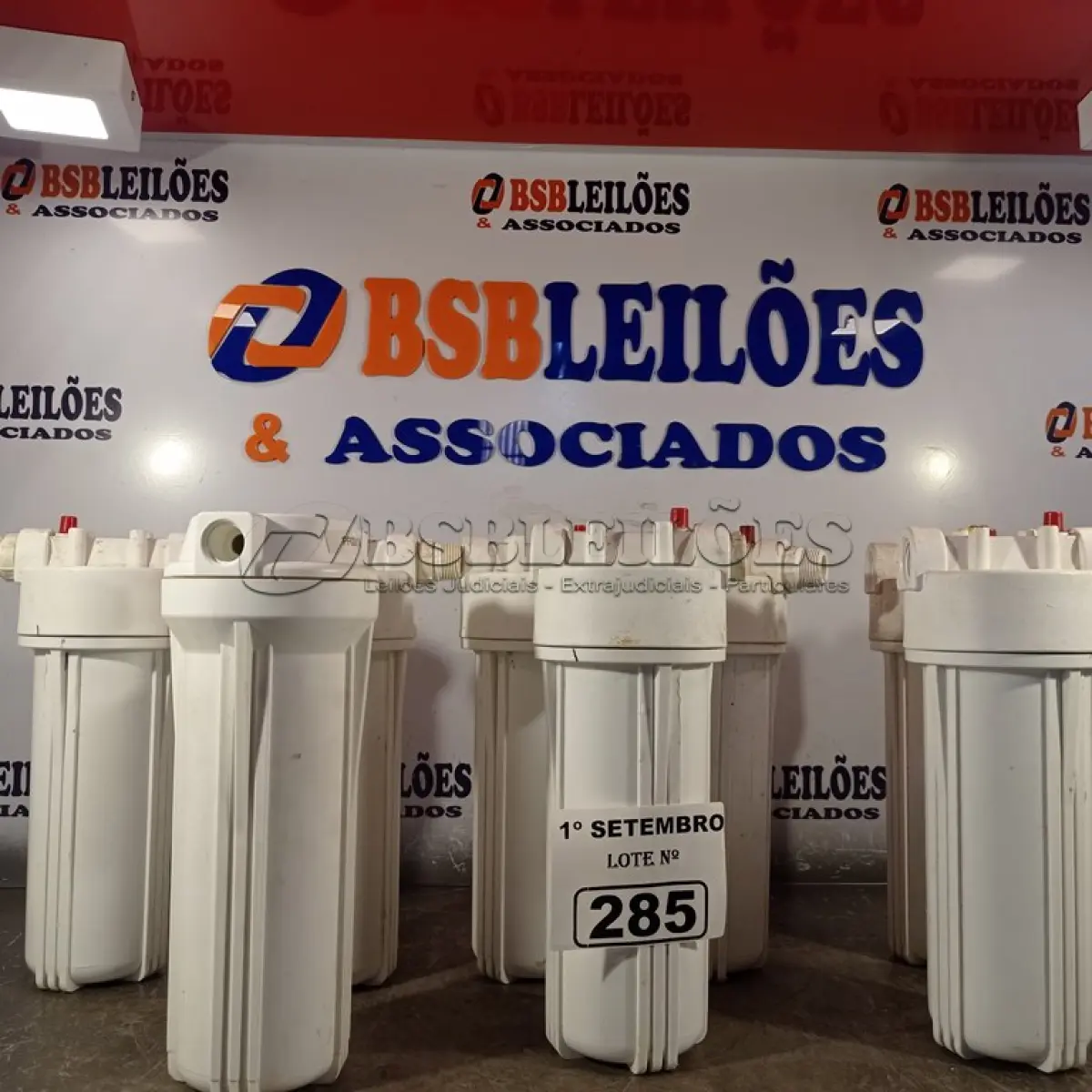 LOTE 285 - 08 FILTROS PARA CAIXA D’AGUA TIPO CAVALETE. (NO ESTADO) ATENÇÃO! FAZER A VISITAÇÃO ANTES DE ARREMATAR, NÃO SABEMOS SE FUNCIONA. LEILÃO NÃO TEM GARANTIA E NEM DEVOLUÇÃO, SUJEITO A POSSÍVEIS AVARIAS VISÍVEIS/OCULTAS E/OU AUSÊNCIA DE COMPONENTES.