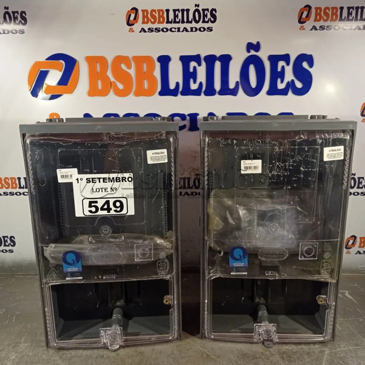 LOTE 549 - 02 QUADROS PARA MEDIDOR DE ENERGIA. (NO ESTADO) ATENÇÃO! FAZER A VISITAÇÃO ANTES DE ARREMATAR, NÃO SABEMOS SE FUNCIONA. LEILÃO NÃO TEM GARANTIA E NEM DEVOLUÇÃO, SUJEITO A POSSÍVEIS AVARIAS VISÍVEIS/OCULTAS E/OU AUSÊNCIA DE COMPONENTES.