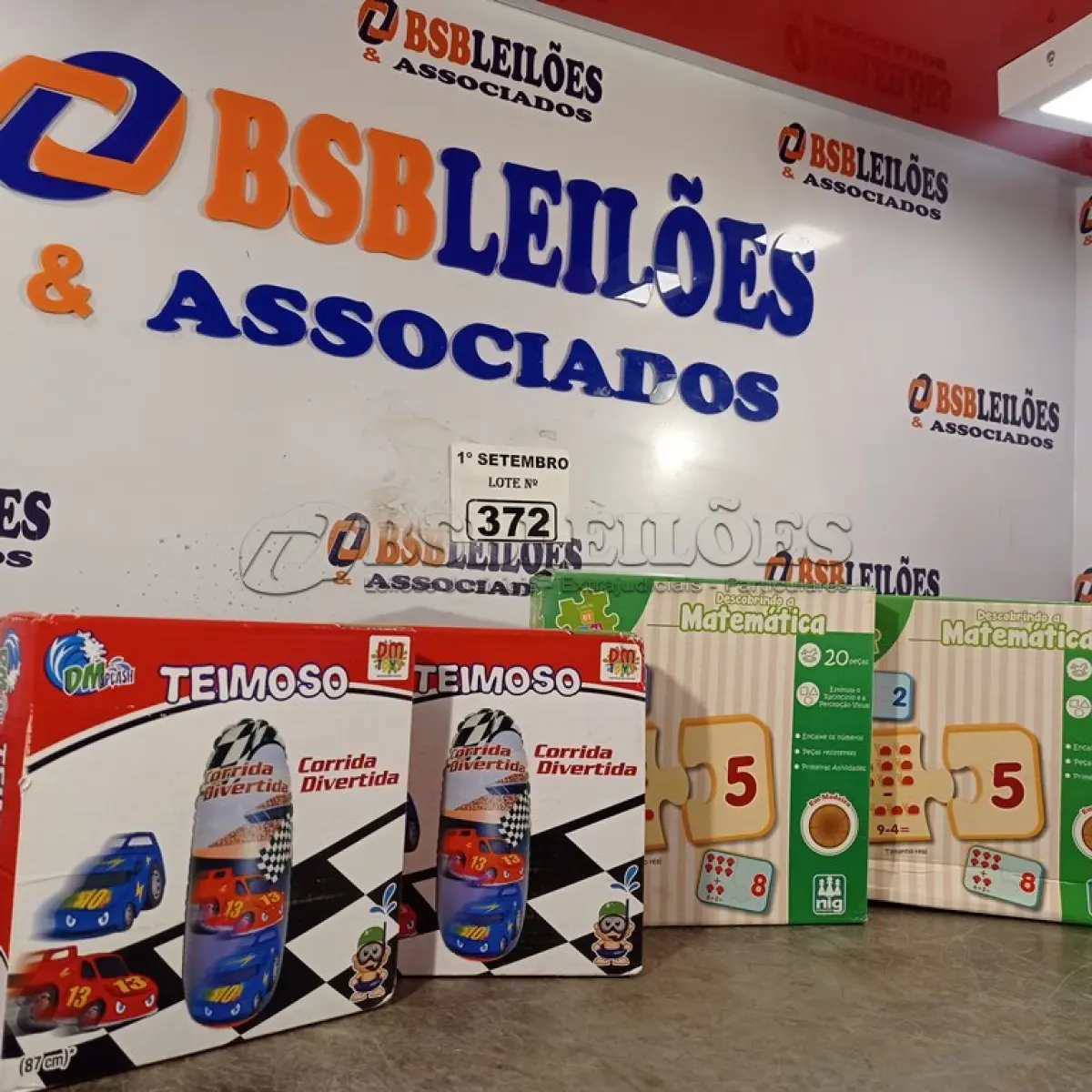 LOTE 372 - 02 BONECOS JOÃO TEIMOSO E 02 JOGOS DESCOBRINDO A MATEMÁTICA. (NO ESTADO) ATENÇÃO! FAZER A VISITAÇÃO ANTES DE ARREMATAR, NÃO SABEMOS SE FUNCIONA. LEILÃO NÃO TEM GARANTIA E NEM DEVOLUÇÃO, SUJEITO A POSSÍVEIS AVARIAS VISÍVEIS/OCULTAS E/OU AUSÊNCIA DE COMPONENTES.