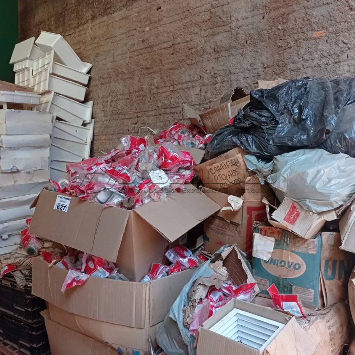 LOTE 627 - 01 LOTE COM GRANDE QUANTIDADE DE MATERIAIS HIDRÁULICOS DIVERSOS. (NO ESTADO) ATENÇÃO! FAZER A VISITAÇÃO ANTES DE ARREMATAR, NÃO SABEMOS SE FUNCIONA. LEILÃO NÃO TEM GARANTIA E NEM DEVOLUÇÃO, SUJEITO A POSSÍVEIS AVARIAS VISÍVEIS/OCULTAS E/OU AUSÊNCIA DE COMPONENTES.