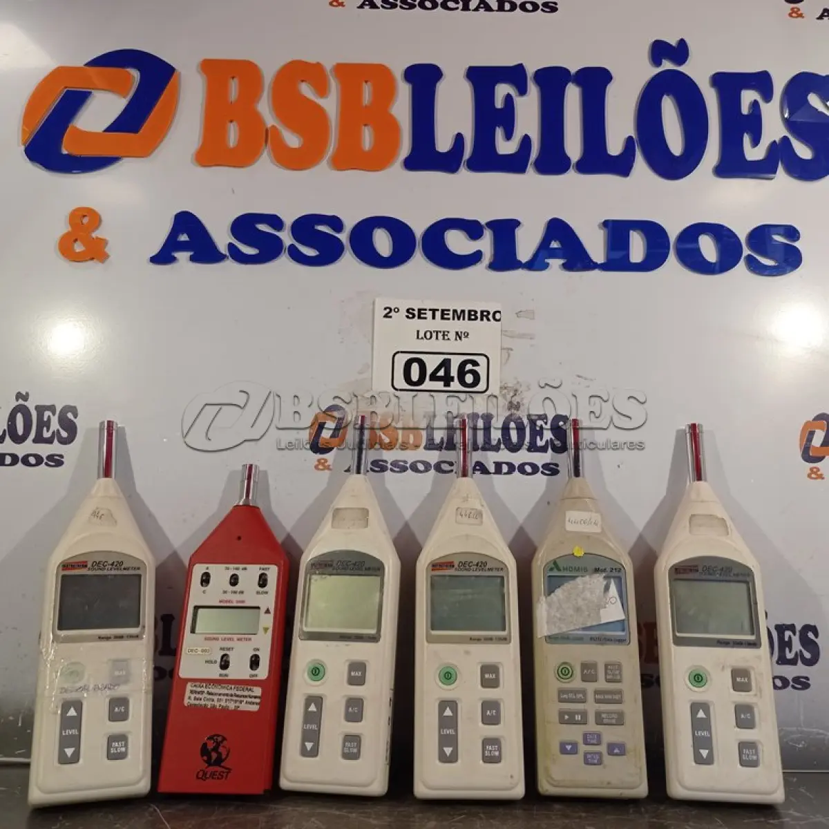 LOTE 046 - 06 DECIBELÍMETROS MARCAS E MODELOS DIVERSOS. (NO ESTADO) ATENÇÃO! FAZER A VISITAÇÃO ANTES DE ARREMATAR, NÃO SABEMOS SE FUNCIONA. LEILÃO NÃO TEM GARANTIA E NEM DEVOLUÇÃO, SUJEITO A POSSÍVEIS AVARIAS VISÍVEIS/OCULTAS E/OU AUSÊNCIA DE COMPONENTES.