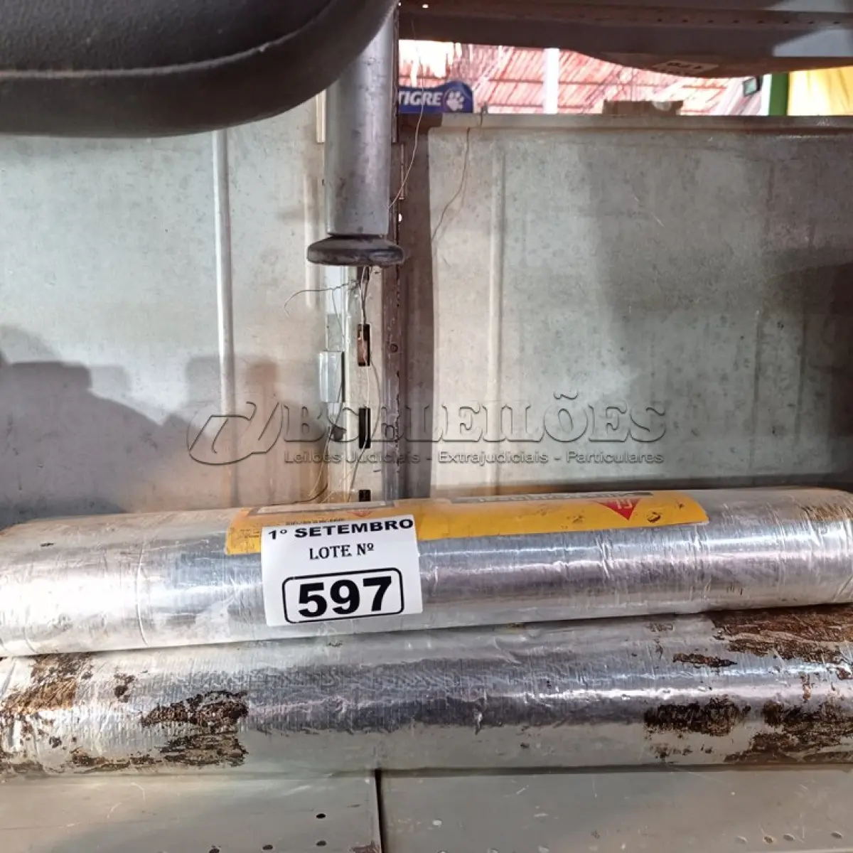 LOTE 597 - 02 ROLOS DE MANTA ASFÁLTICA MULTIUSO. (NO ESTADO) ATENÇÃO! FAZER A VISITAÇÃO ANTES DE ARREMATAR, NÃO SABEMOS SE FUNCIONA. LEILÃO NÃO TEM GARANTIA E NEM DEVOLUÇÃO, SUJEITO A POSSÍVEIS AVARIAS VISÍVEIS/OCULTAS E/OU AUSÊNCIA DE COMPONENTES.