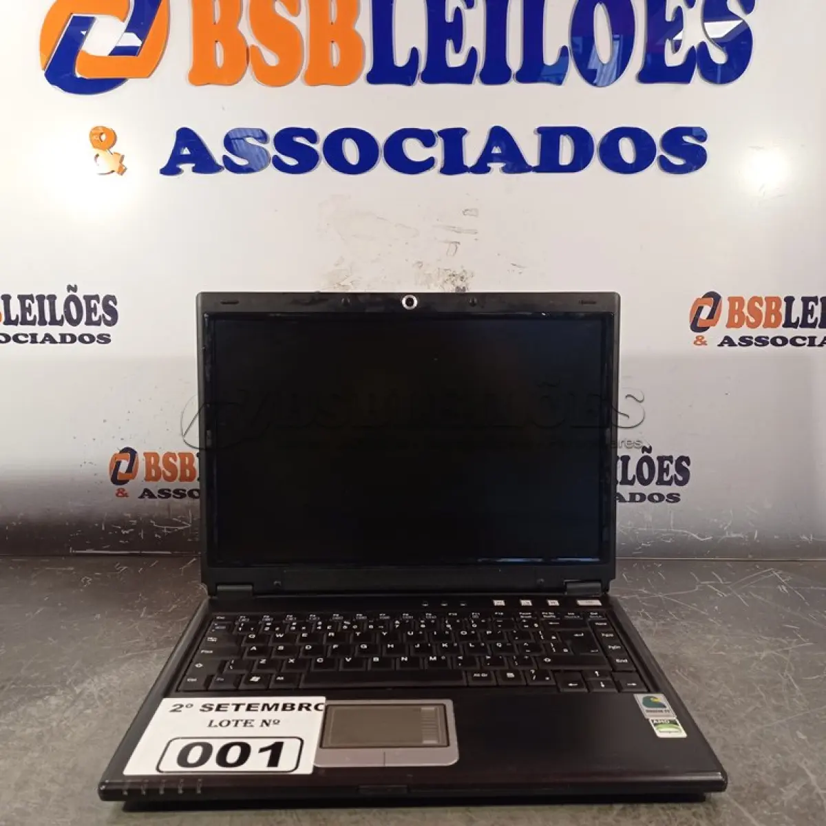 LOTE 001 - 01 NOTEBOOK MARCA AMAZON PC. (NO ESTADO) ATENÇÃO! FAZER A VISITAÇÃO ANTES DE ARREMATAR, NÃO SABEMOS SE FUNCIONA. LEILÃO NÃO TEM GARANTIA E NEM DEVOLUÇÃO, SUJEITO A POSSÍVEIS AVARIAS VISÍVEIS/OCULTAS E/OU AUSÊNCIA DE COMPONENTES.