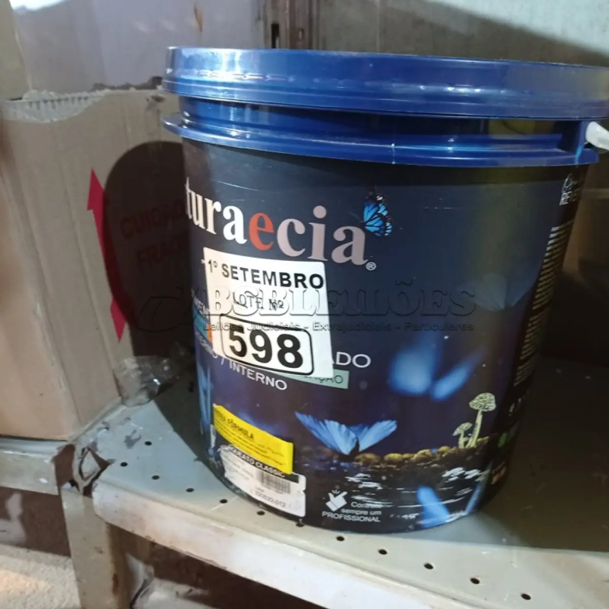 LOTE 598 - 01 BALDE DE REVESTIMENTO TEXTURIZADO HIDRORREPELENTE ANTIMOFO COR BRANCO BASE 25KG. (NO ESTADO) ATENÇÃO! FAZER A VISITAÇÃO ANTES DE ARREMATAR, NÃO SABEMOS SE FUNCIONA. LEILÃO NÃO TEM GARANTIA E NEM DEVOLUÇÃO, SUJEITO A POSSÍVEIS AVARIAS VISÍVEIS/OCULTAS E/OU AUSÊNCIA DE COMPONENTES.