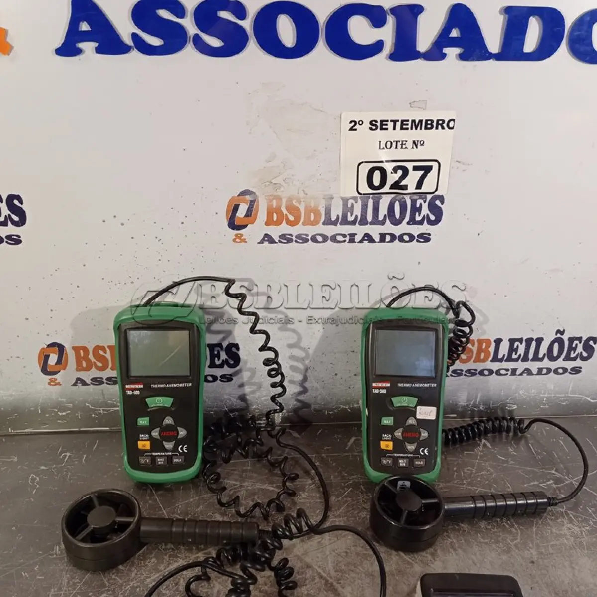 LOTE 027 - 01 MEDIDOR DE LUMINOSIDADE E 03 ANEMÔMETROS. (NO ESTADO) ATENÇÃO! FAZER A VISITAÇÃO ANTES DE ARREMATAR, NÃO SABEMOS SE FUNCIONA. LEILÃO NÃO TEM GARANTIA E NEM DEVOLUÇÃO, SUJEITO A POSSÍVEIS AVARIAS VISÍVEIS/OCULTAS E/OU AUSÊNCIA DE COMPONENTES.