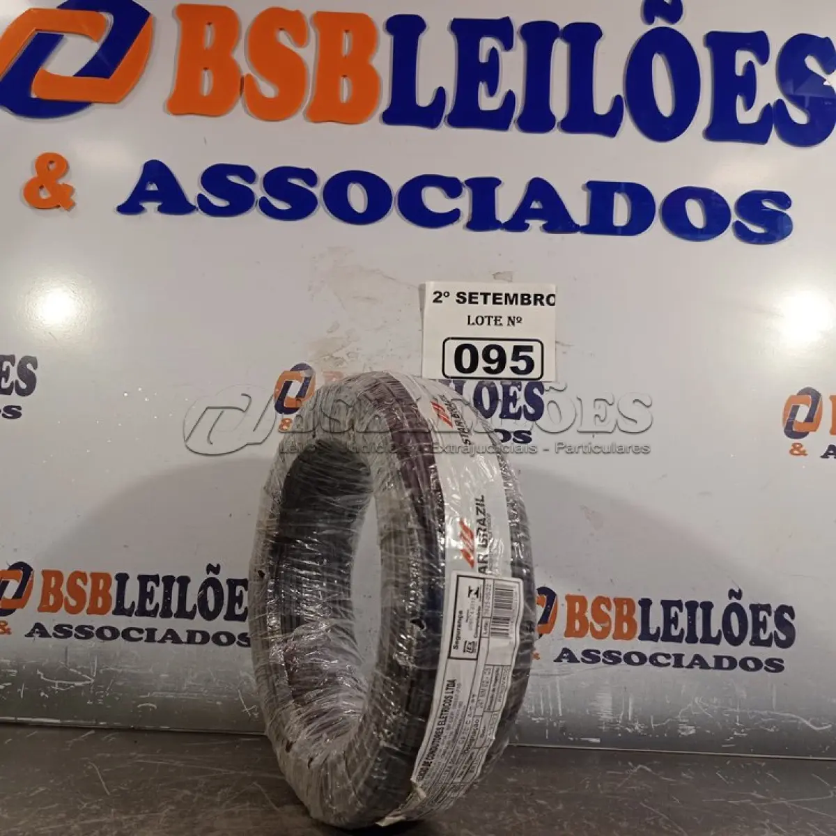 LOTE 095 - 01 ROLO DE CABO FLEXÍVEL 100M 1X4MM NA COR PRETA(NOVO). (NO ESTADO) ATENÇÃO! FAZER A VISITAÇÃO ANTES DE ARREMATAR, NÃO SABEMOS SE FUNCIONA. LEILÃO NÃO TEM GARANTIA E NEM DEVOLUÇÃO, SUJEITO A POSSÍVEIS AVARIAS VISÍVEIS/OCULTAS E/OU AUSÊNCIA DE COMPONENTES.