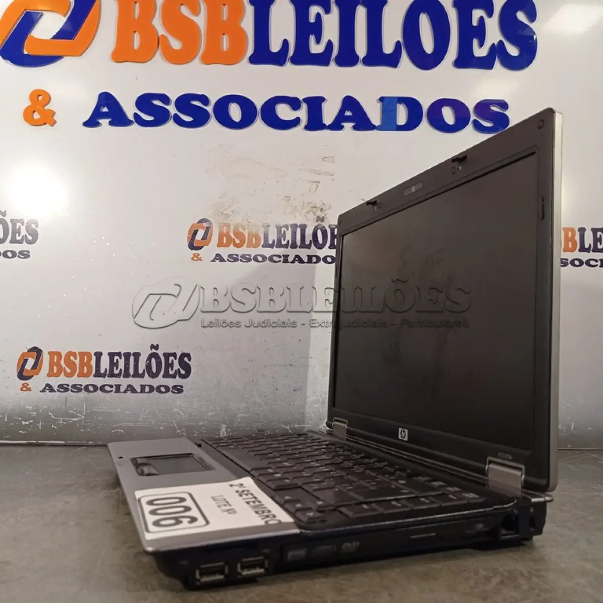 LOTE 006 - 01 NOTEBOOK MARCA HP. (NO ESTADO) ATENÇÃO! FAZER A VISITAÇÃO ANTES DE ARREMATAR, NÃO SABEMOS SE FUNCIONA. LEILÃO NÃO TEM GARANTIA E NEM DEVOLUÇÃO, SUJEITO A POSSÍVEIS AVARIAS VISÍVEIS/OCULTAS E/OU AUSÊNCIA DE COMPONENTES.