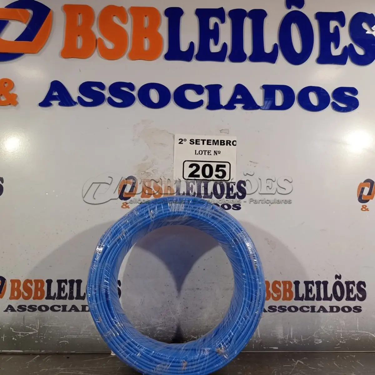 LOTE 205 - 01 ROLO DE CABO FLEXÍVEL 100M 1X2,5MM NA COR AZUL(NOVO). (NO ESTADO) ATENÇÃO! FAZER A VISITAÇÃO ANTES DE ARREMATAR, NÃO SABEMOS SE FUNCIONA. LEILÃO NÃO TEM GARANTIA E NEM DEVOLUÇÃO, SUJEITO A POSSÍVEIS AVARIAS VISÍVEIS/OCULTAS E/OU AUSÊNCIA DE COMPONENTES.